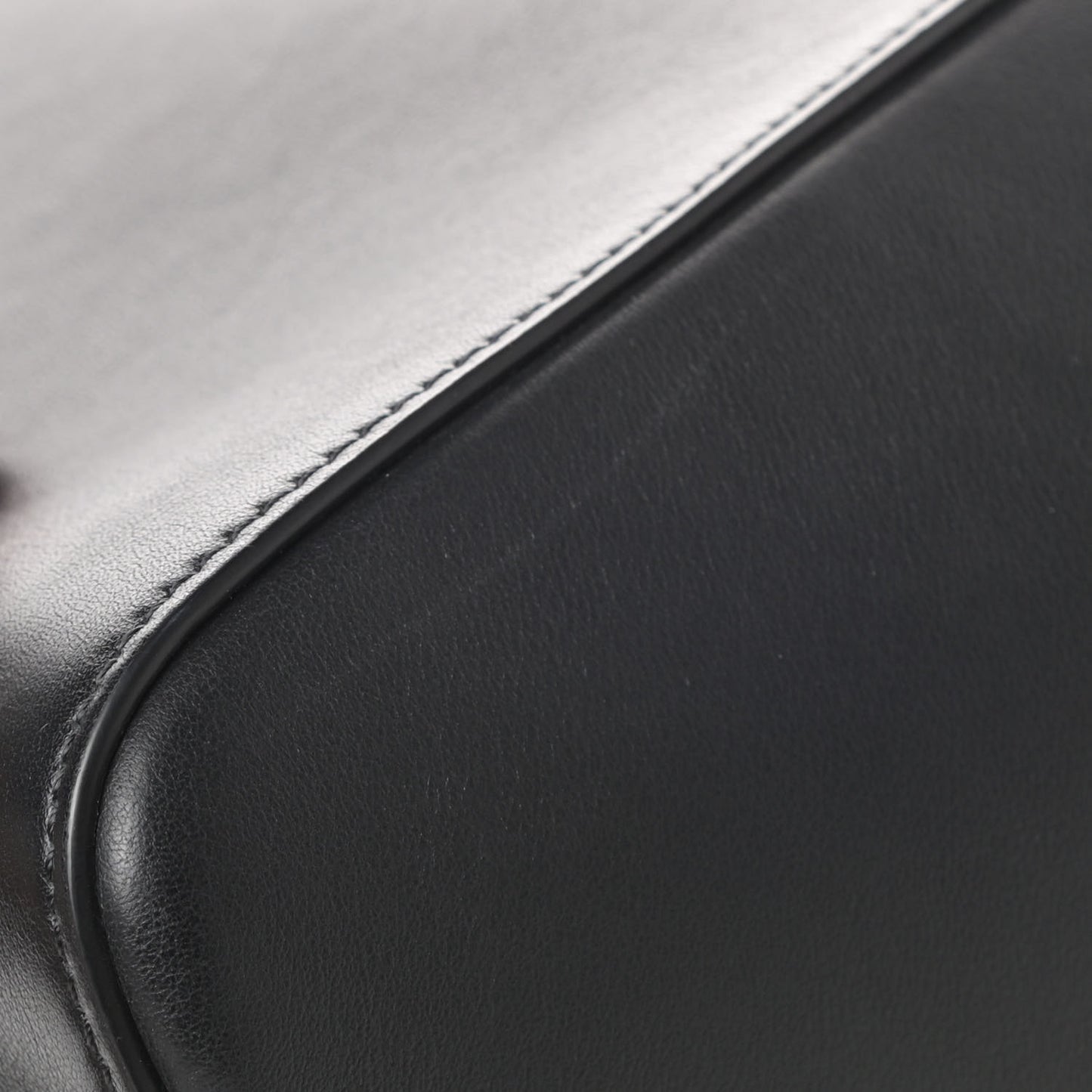 Calfskin Medium Metal Antigona Black