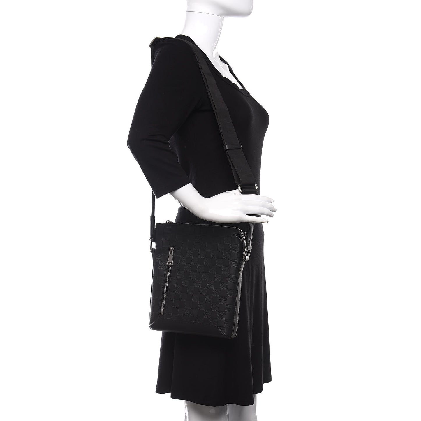 Damier Infini Discovery Messenger BB Onyx