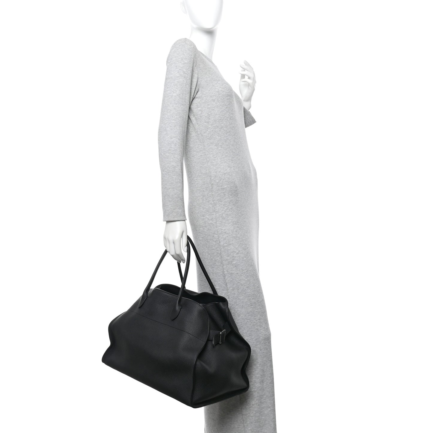 Grained Calfskin Soft Margaux 17 Black