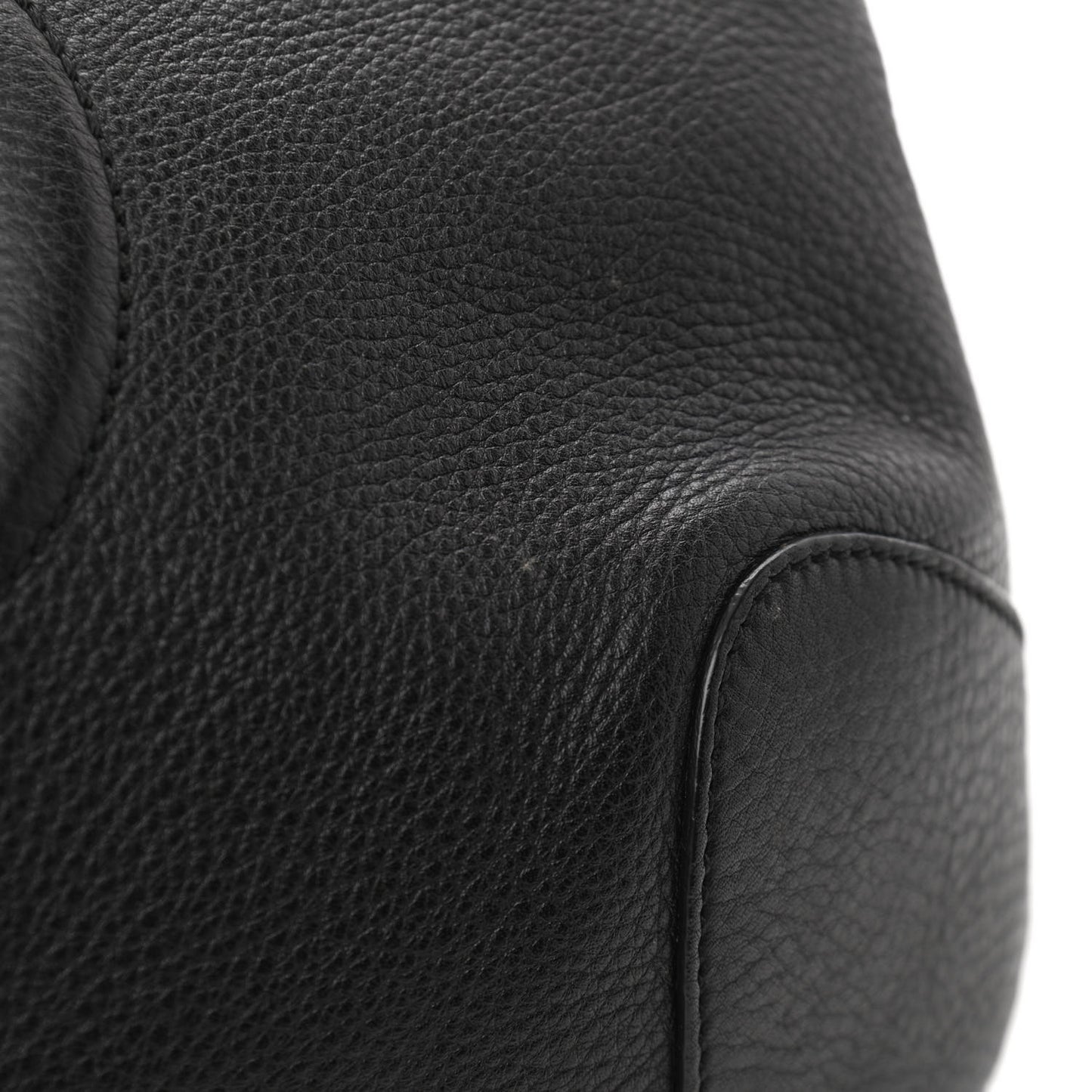 Pebbled Calfskin Medium Soho Chain Hobo Black