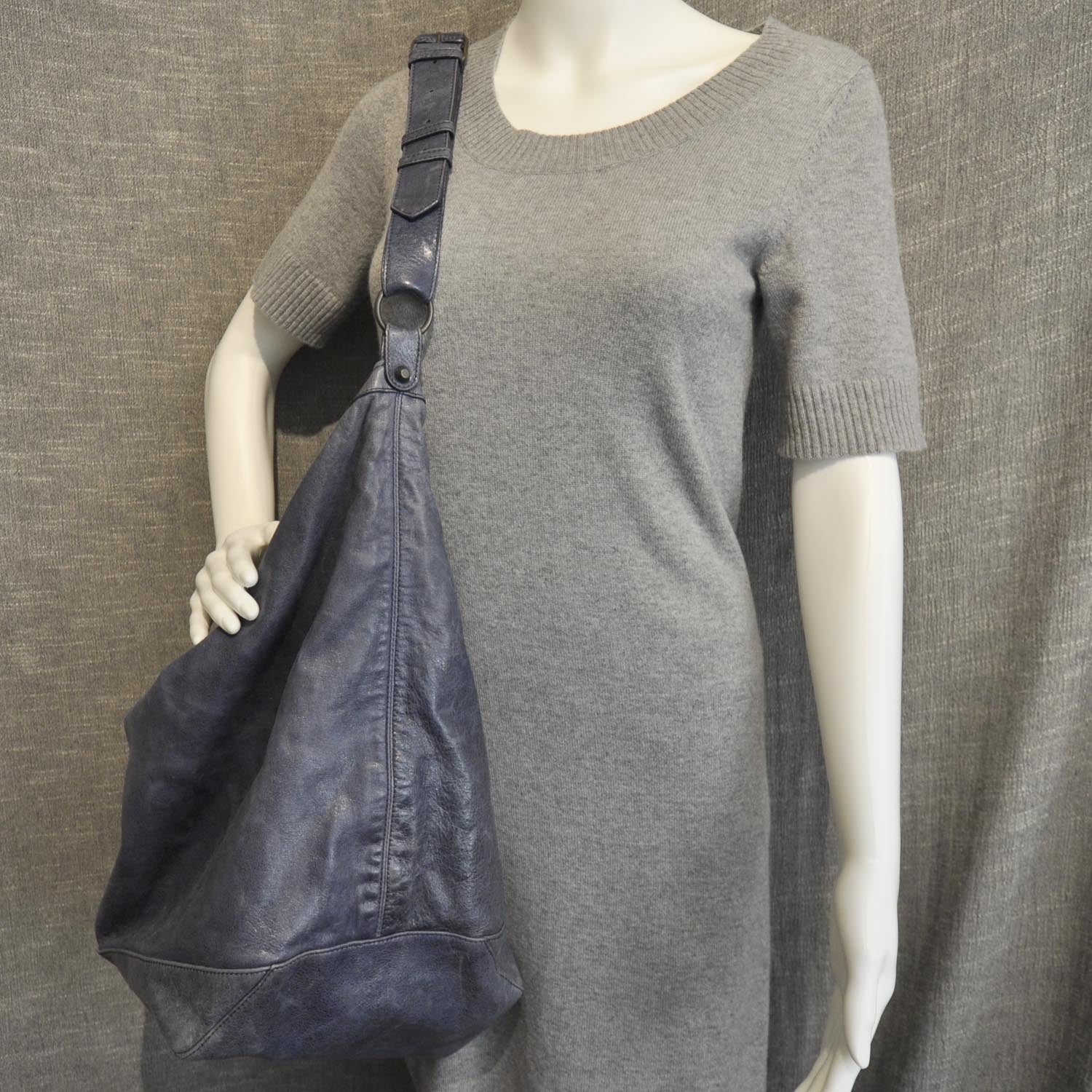 Balenciaga Chevre Extra Courier Hobo Ink 10 of 10