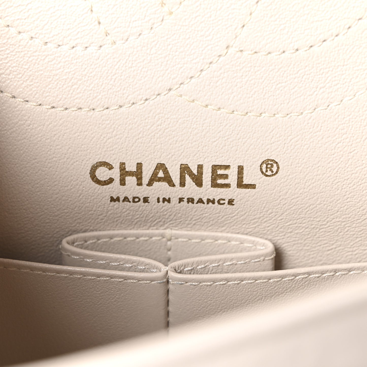 Aged Calfskin Chevron Quilted 2.55 Reissue 225 Flap Ivory