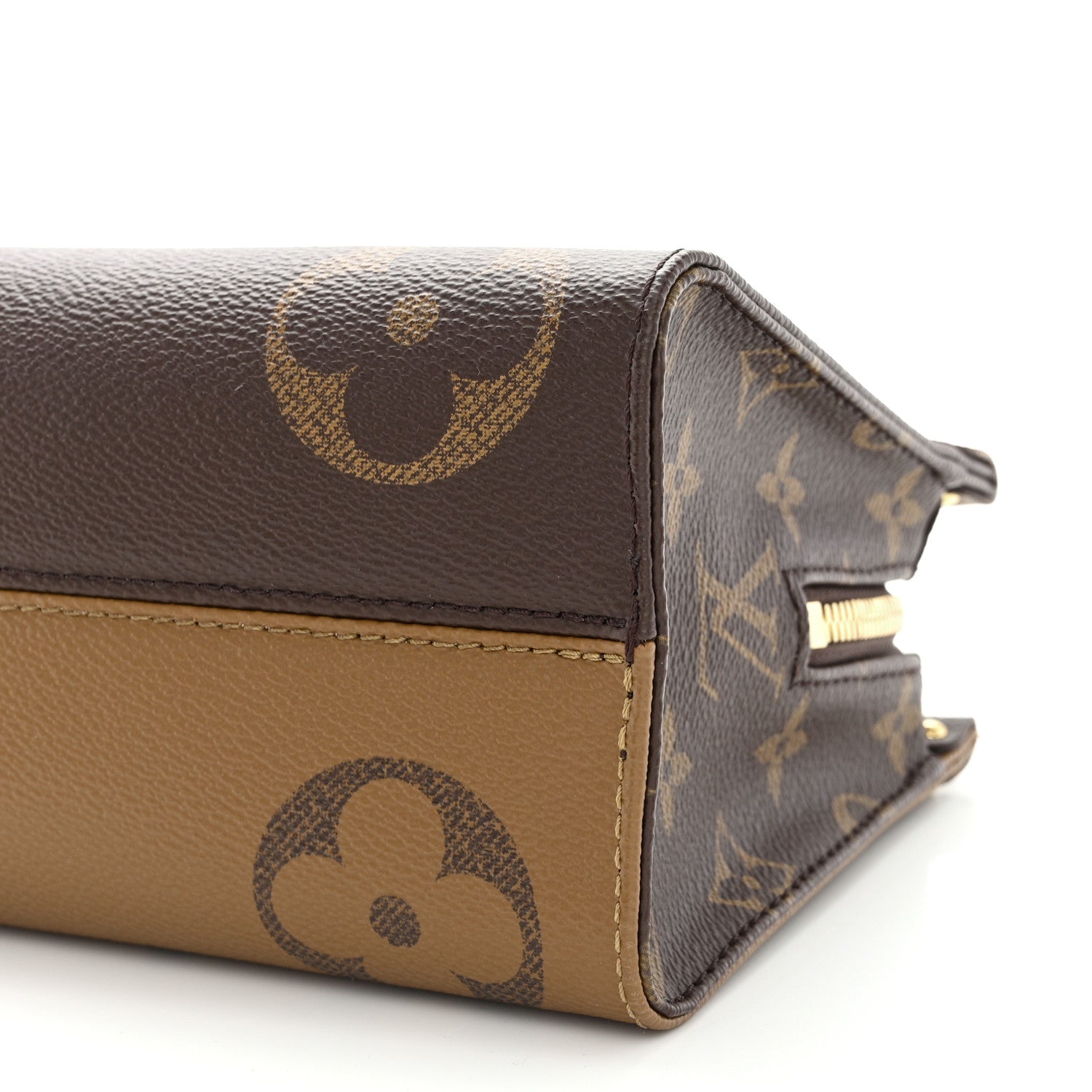 Louis Vuitton Reverse Monogram Giant OnTheGo East West 13 of 14