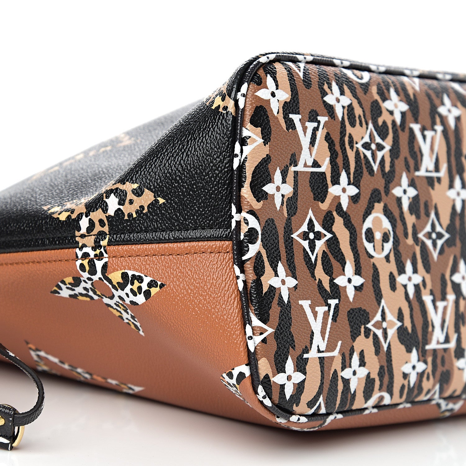 Louis Vuitton Monogram Giant Jungle Neverfull MM Black 7 of 9