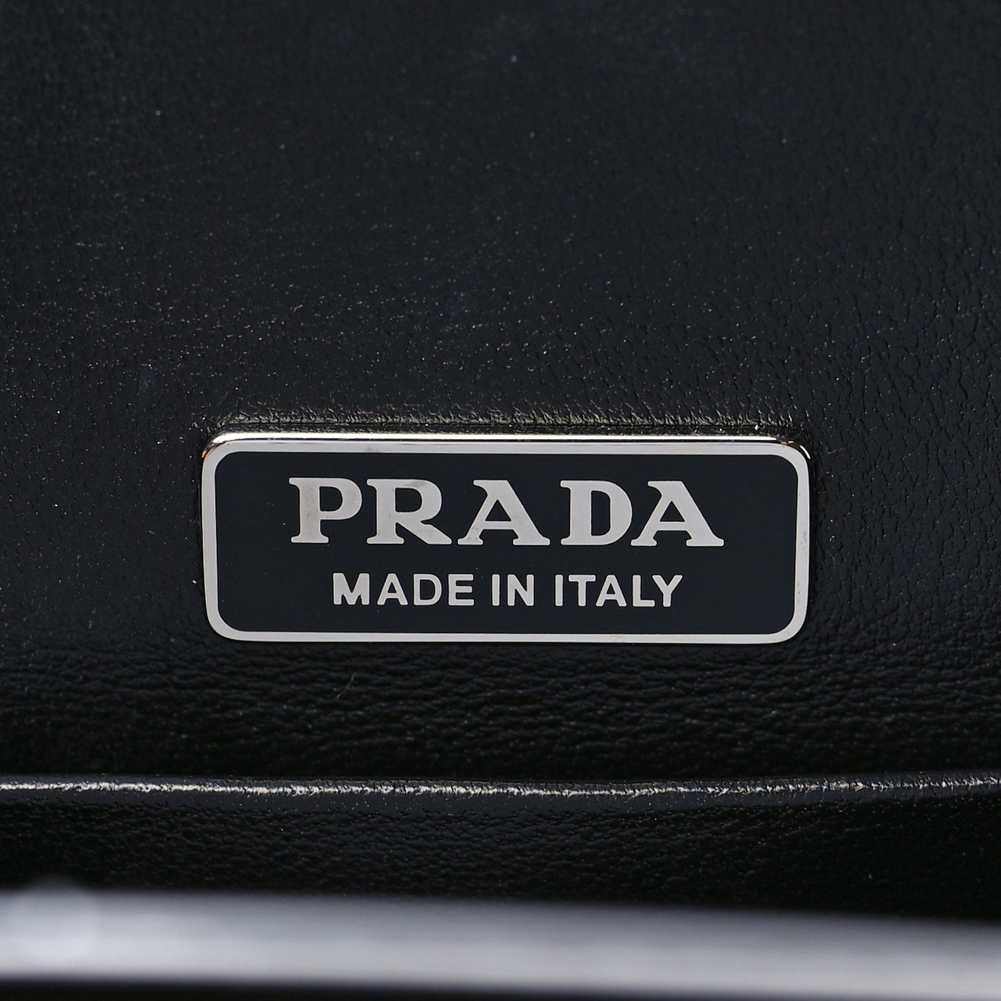 Metallic Vitello Saffiano Cahier Bag Ibisco Black