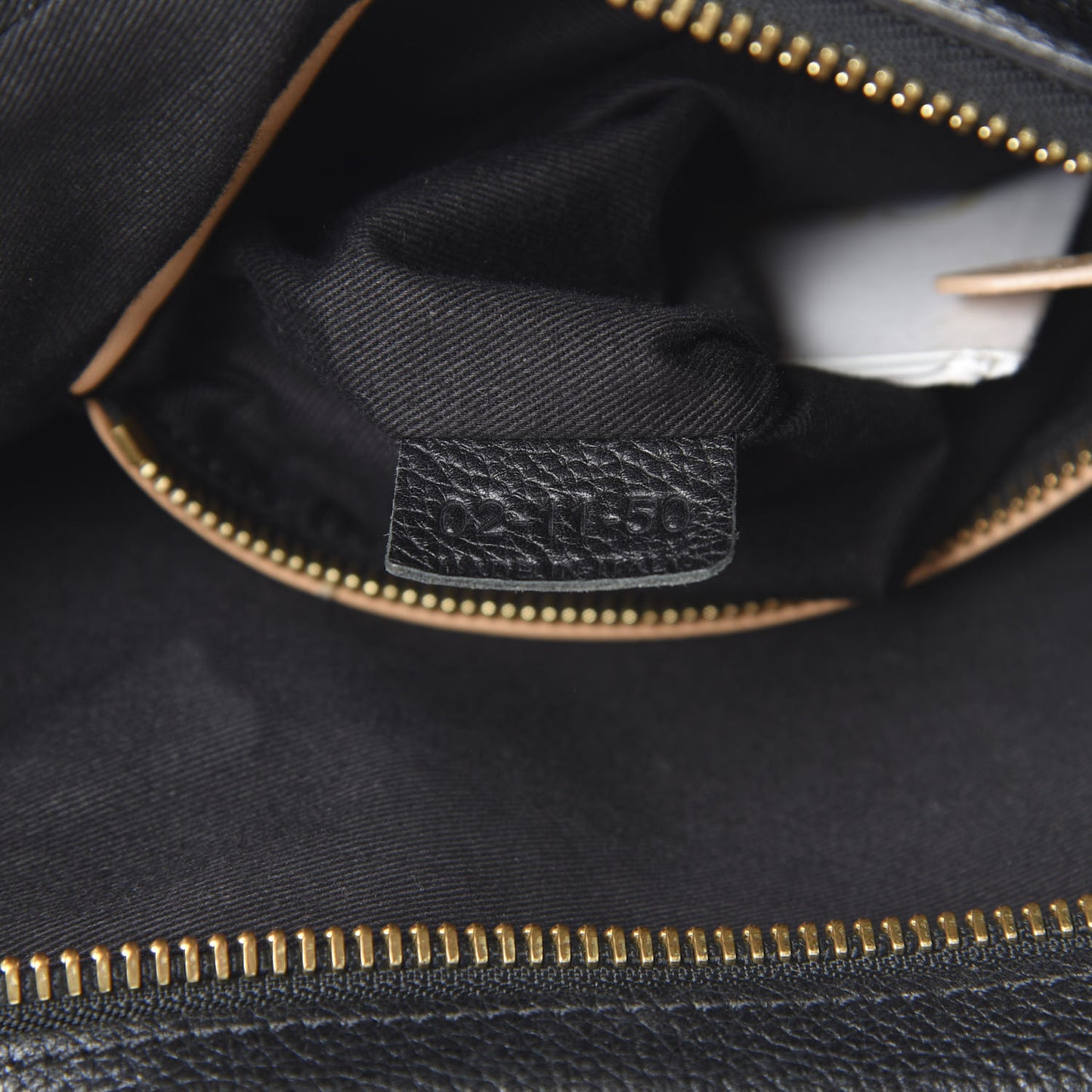 Calfskin Medium Paraty Black