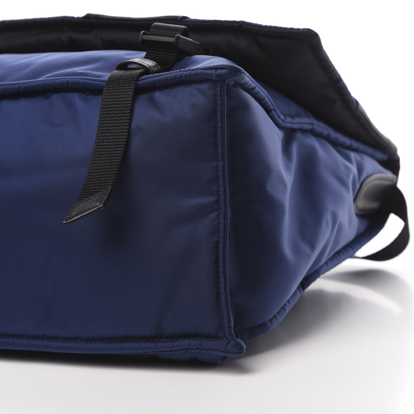 Tessuto Nylon Soft Calf Messenger Royal Black