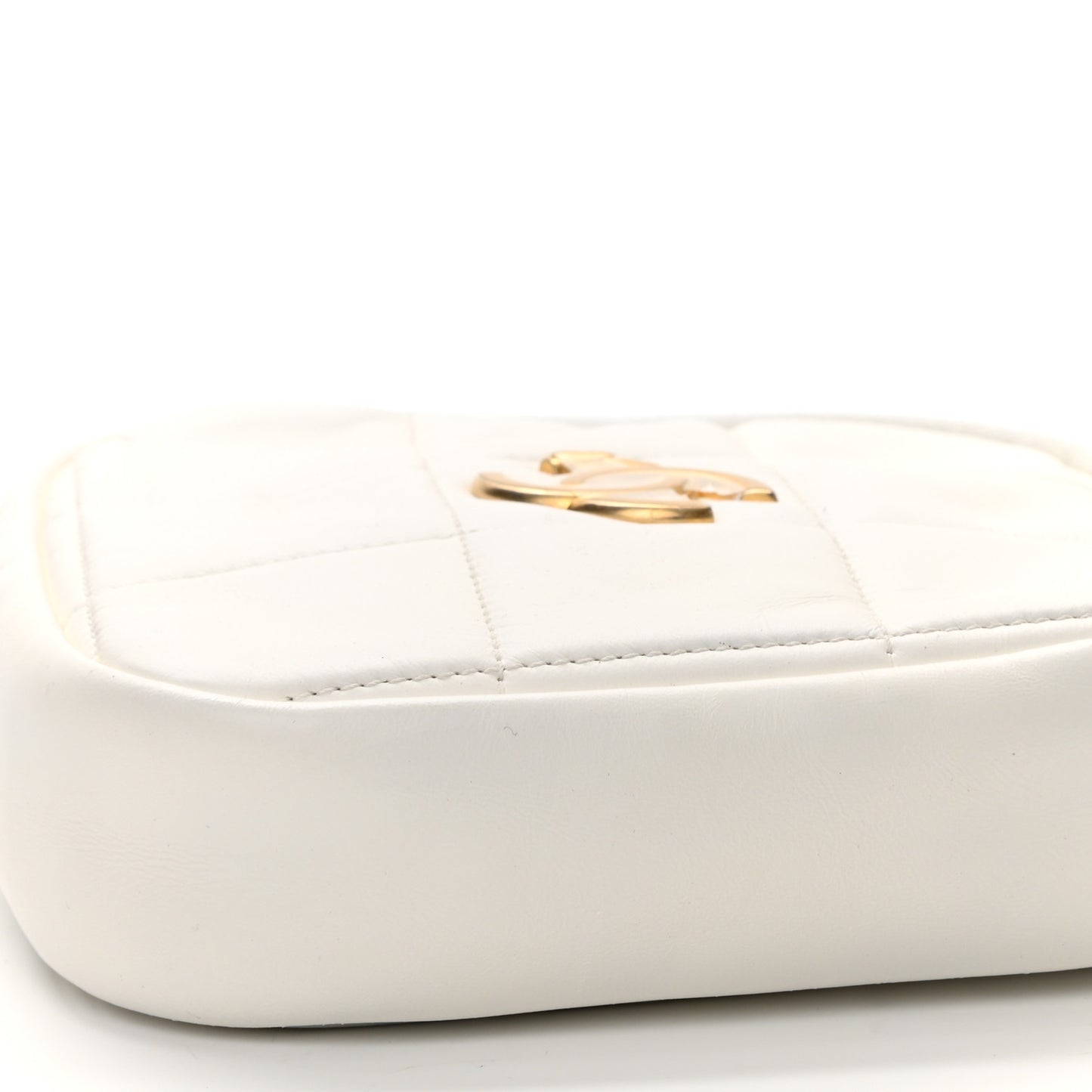 Lambskin Quilted Diamond Clutch With Chain White