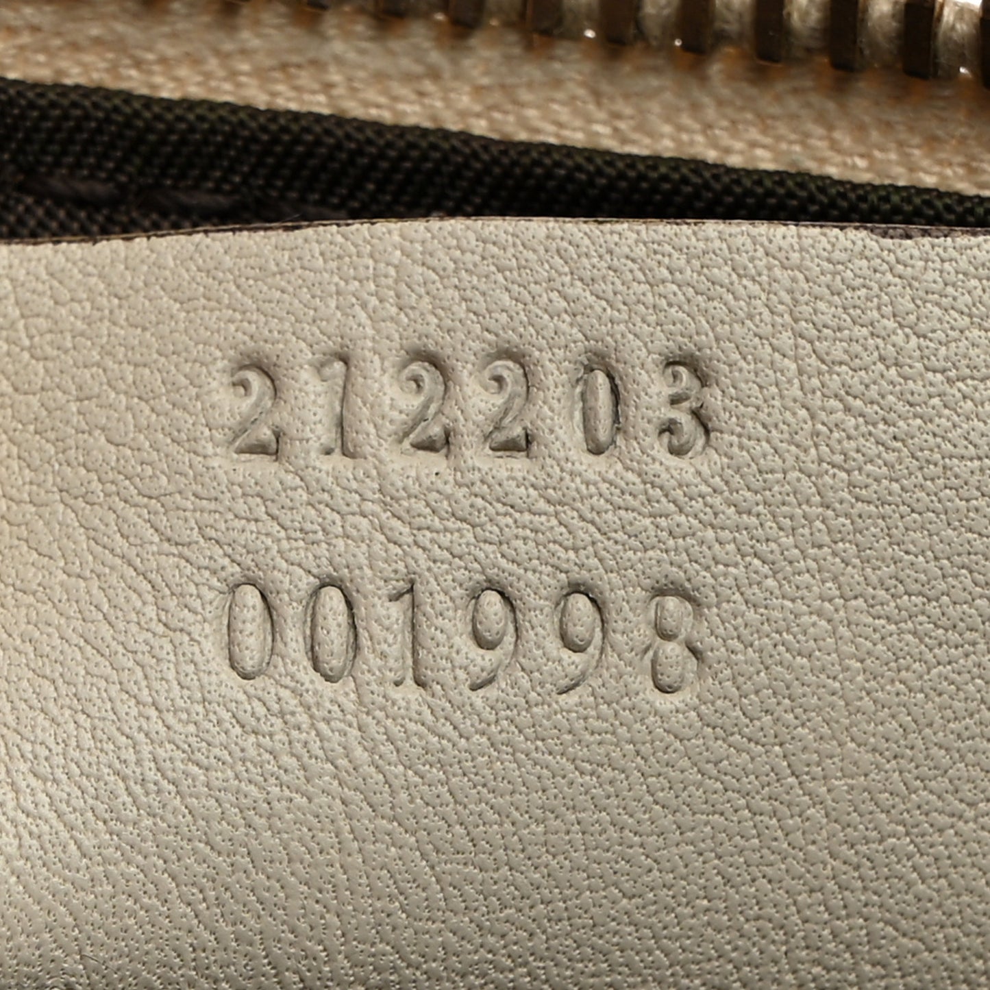 Guccissima New Britt Wristlet Off White