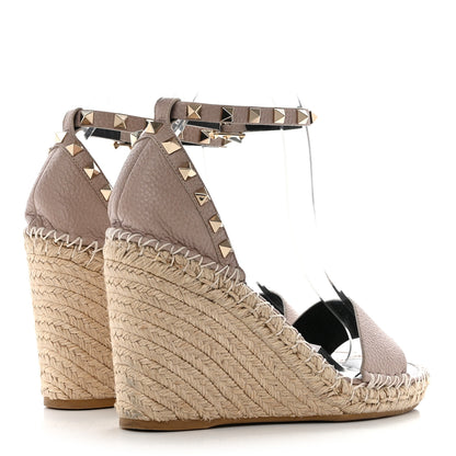 Valentino Garavani Grained Calfskin Rockstud Ankle Strap Espadrille 15/105mm Wedge Sandals 39 Poudre Natural 4 of 8