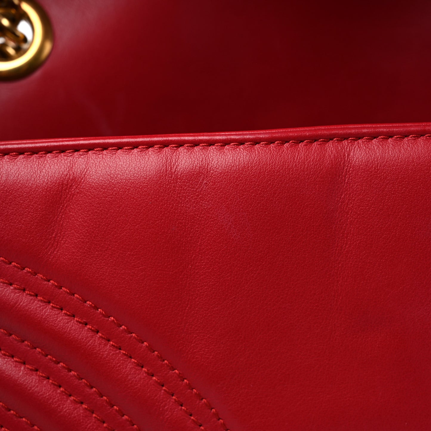 Calfskin Matelasse Small GG Marmont Shoulder Bag Hibiscus Red