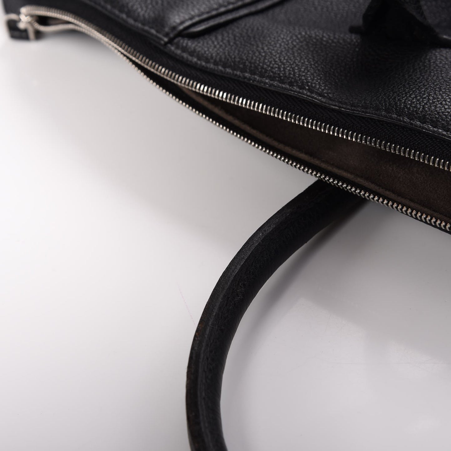 Veau Cachemire Soft Lockit MM Black