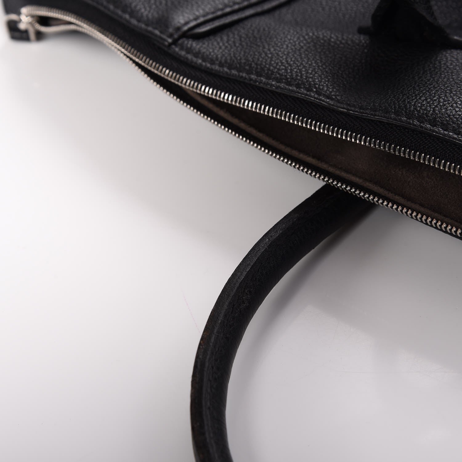 Louis Vuitton Veau Cachemire Soft Lockit MM Black 11 of 16