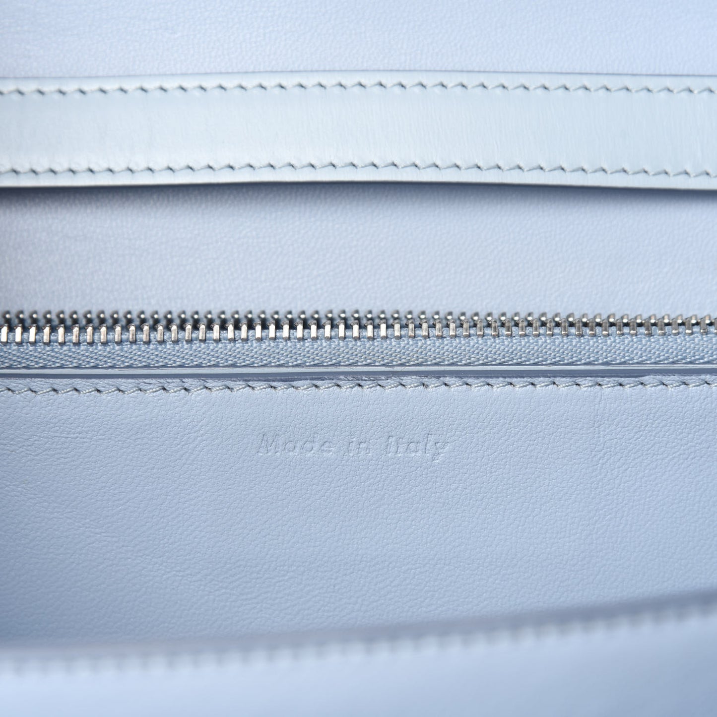 Box Calfskin Medium Classic Box Pale Blue