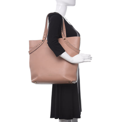 Valentino Garavani Vitello Lovestud Tote Skin Sorbet 2 of 9