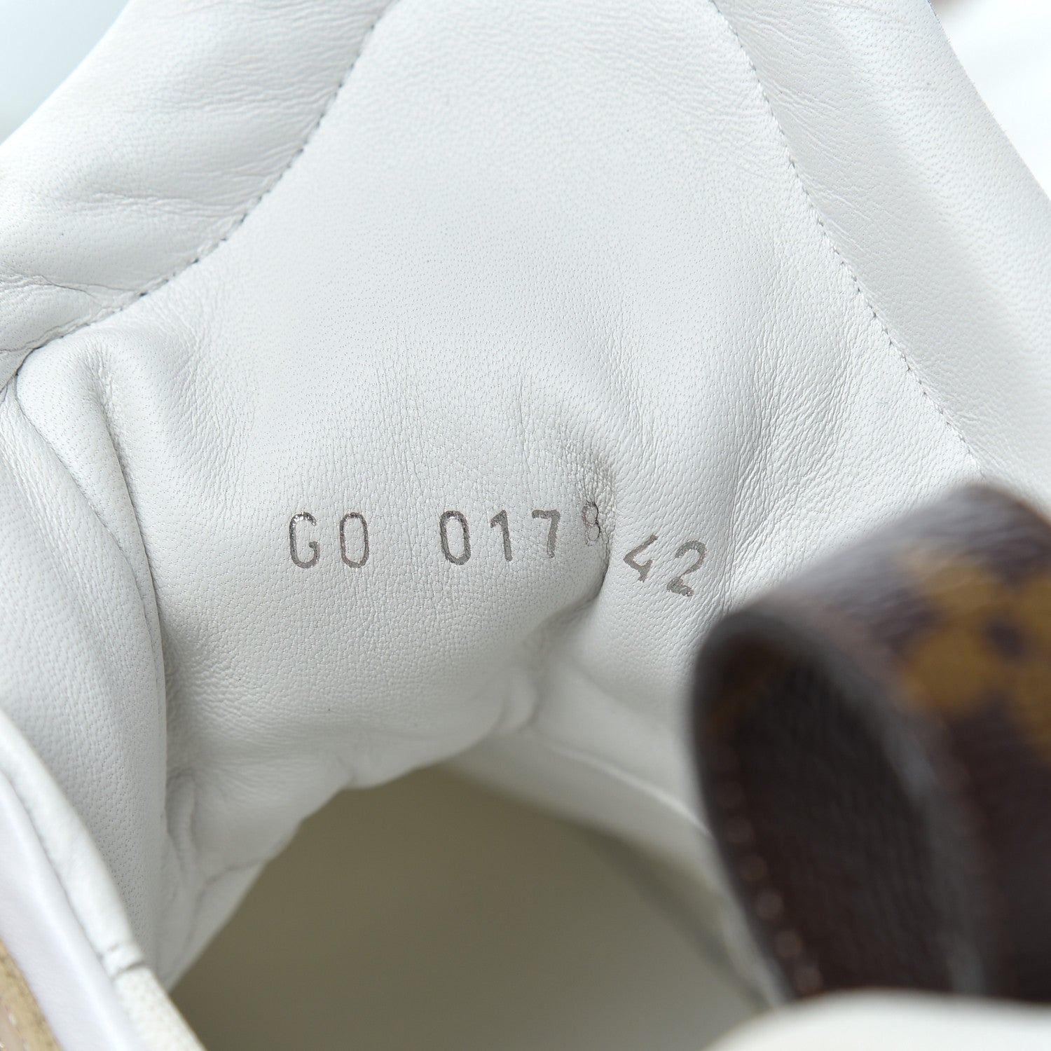 Louis Vuitton Calfskin Technical Nylon LV Archlight Sneakers 42 White Beige 8 of 14