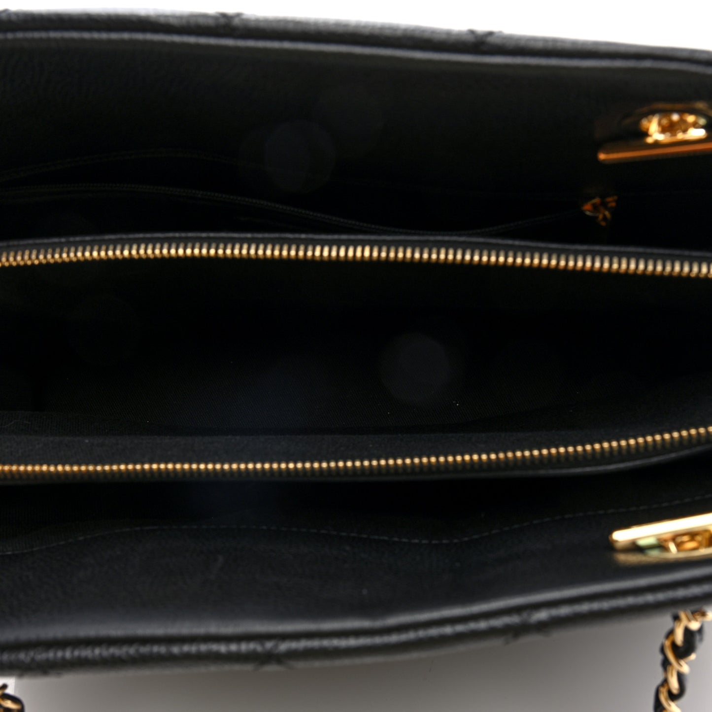 Caviar Quilted CC Timeless Soft Tote Black