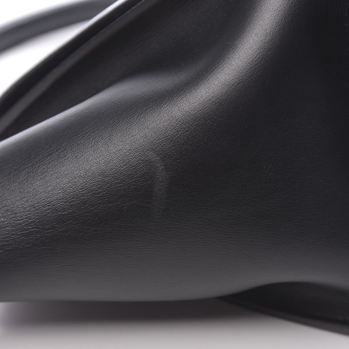 Liege Calfskin Small Trapeze Black