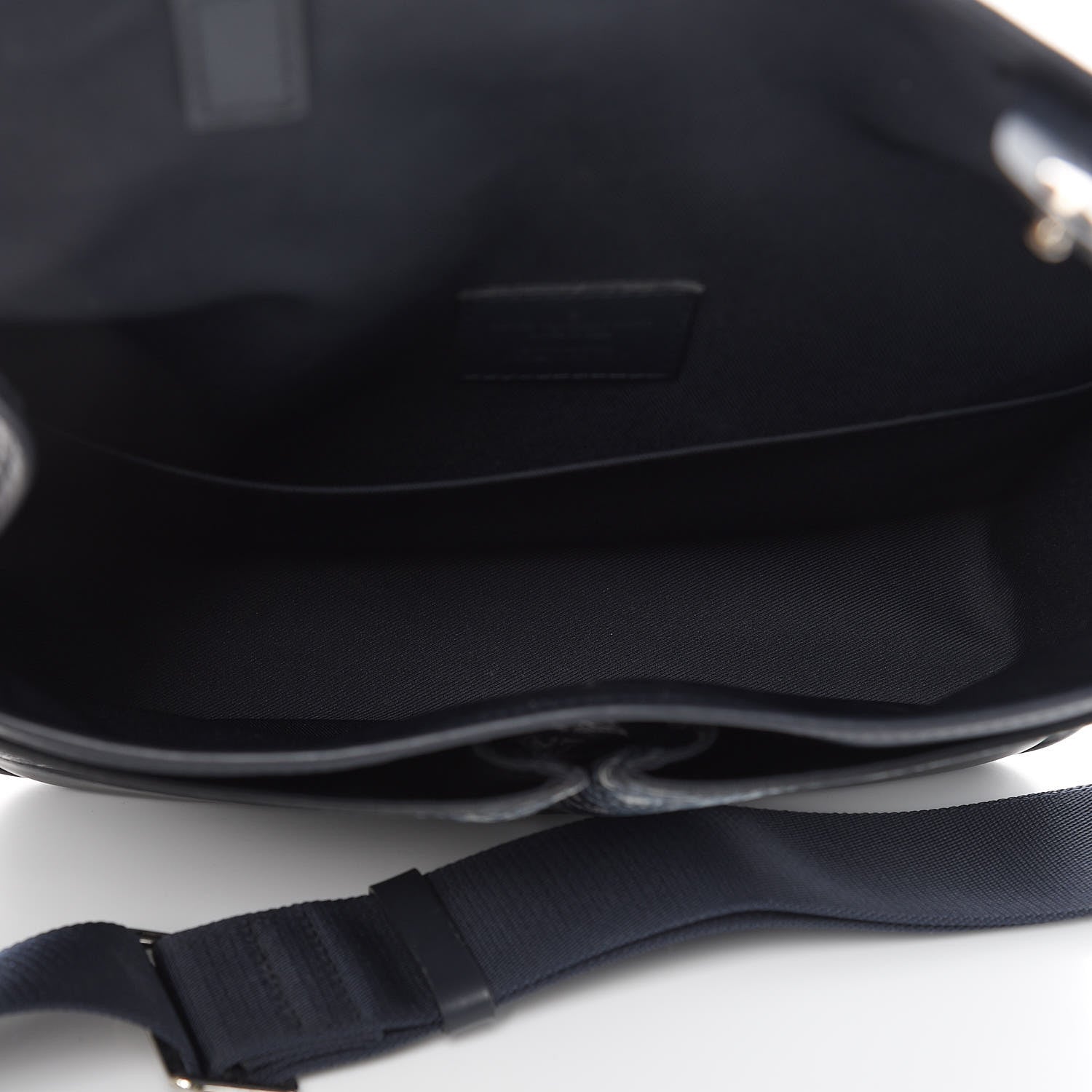 Louis Vuitton Savane Monogram Chapman Messenger PM Encre 5 of 10