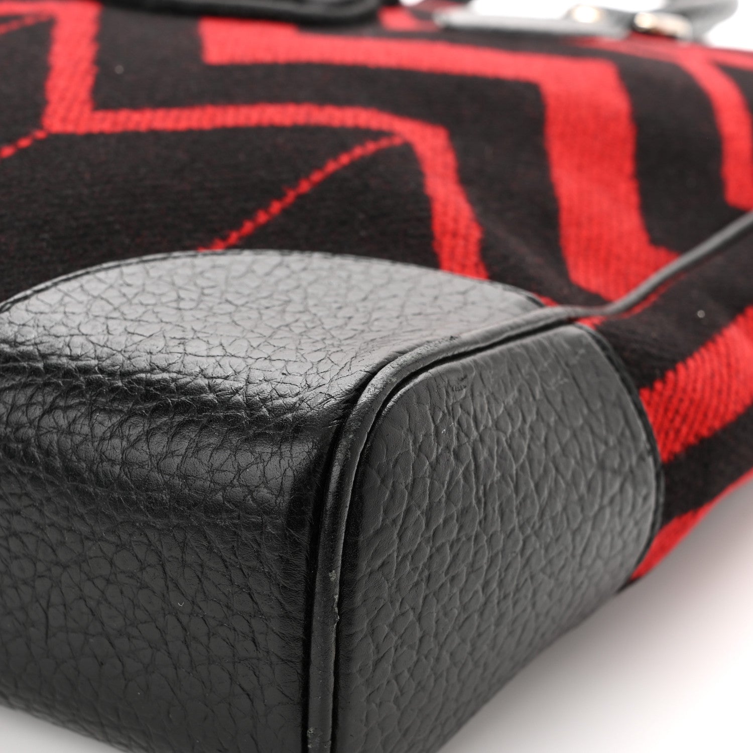 Louis Vuitton Wool Vail Blanket Cabas Red 12 of 13