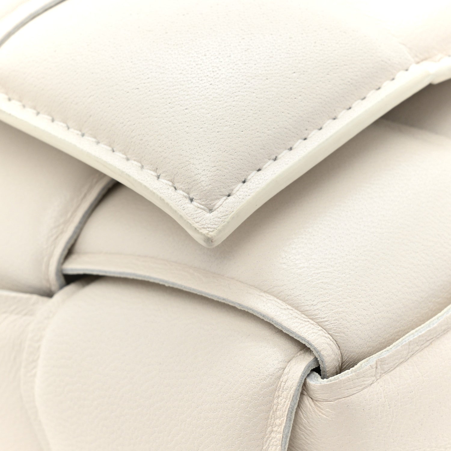 Bottega Veneta Lambskin Maxi Intreccio Padded Chain Cassette Crossbody Bag White 10 of 14