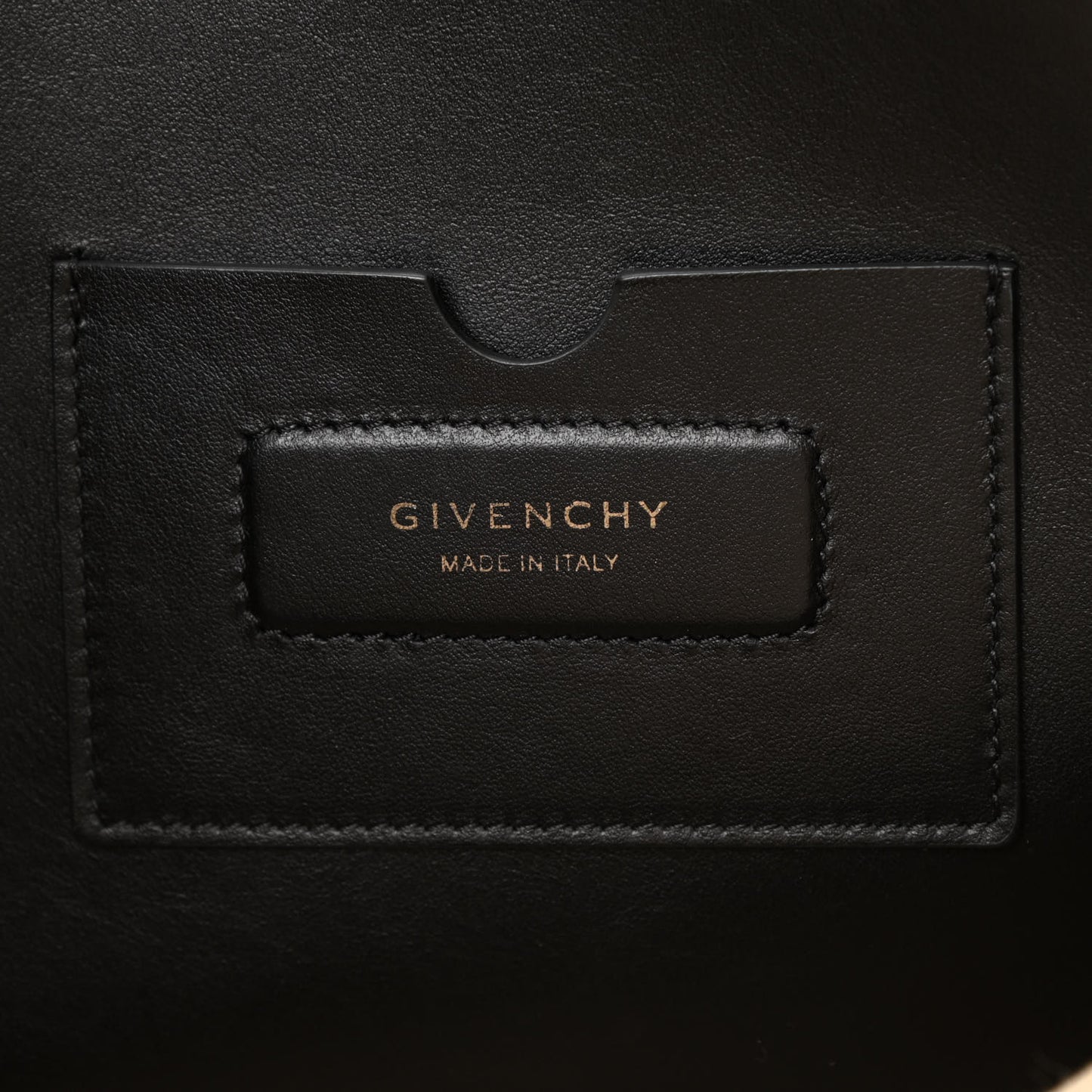 Smooth Calfskin Medium Soft Antigona Black