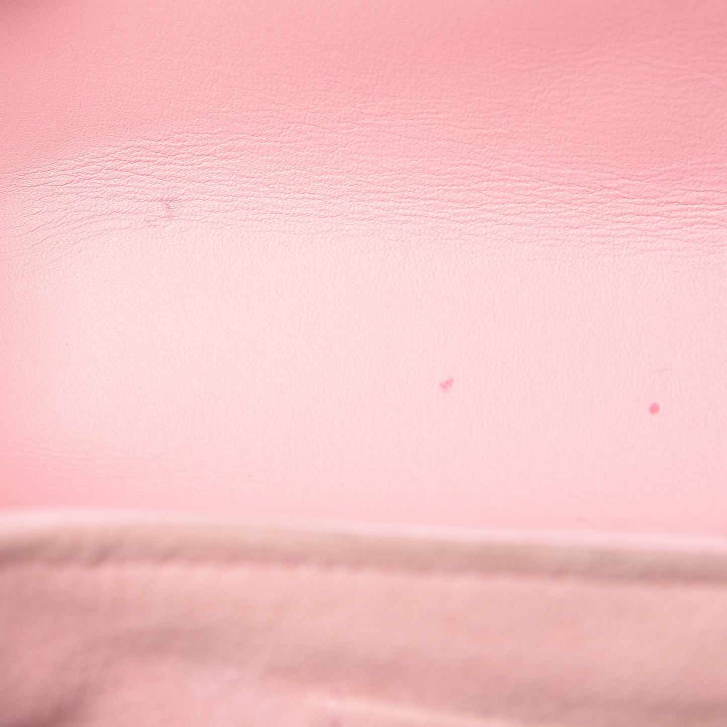 Calfskin New Wave Chain PM Smoothie Pink