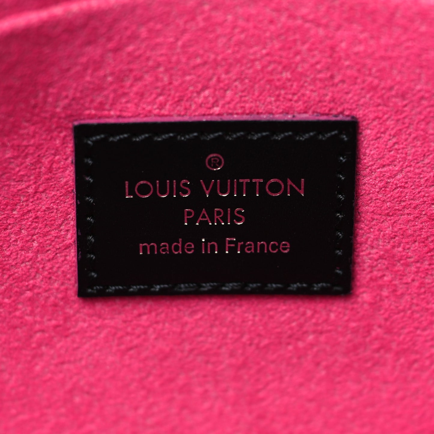 Epi Pochette Felicie Black Hot Pink