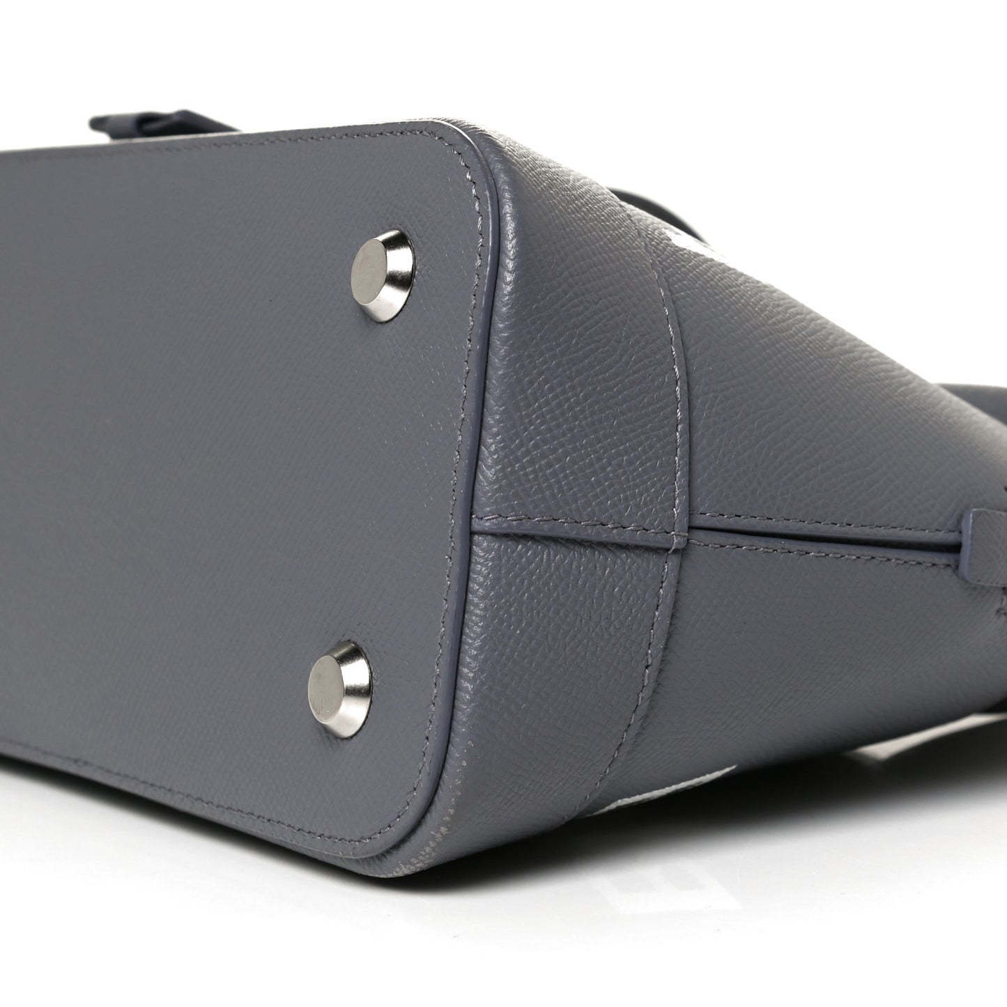 Signature Grained Calfskin Logo S Ville Top Handle Bag Gris Perle Fonce White