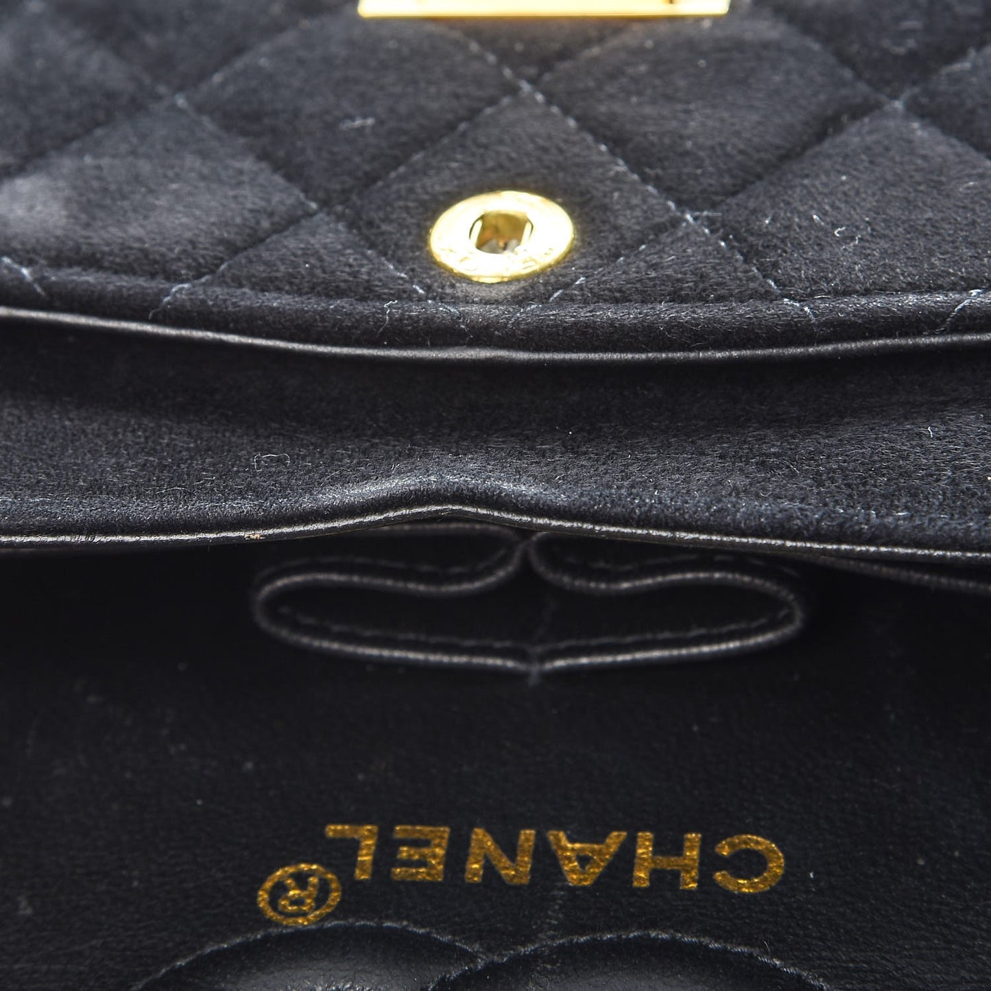 Suede 2.55 Reissue 225 Flap Black