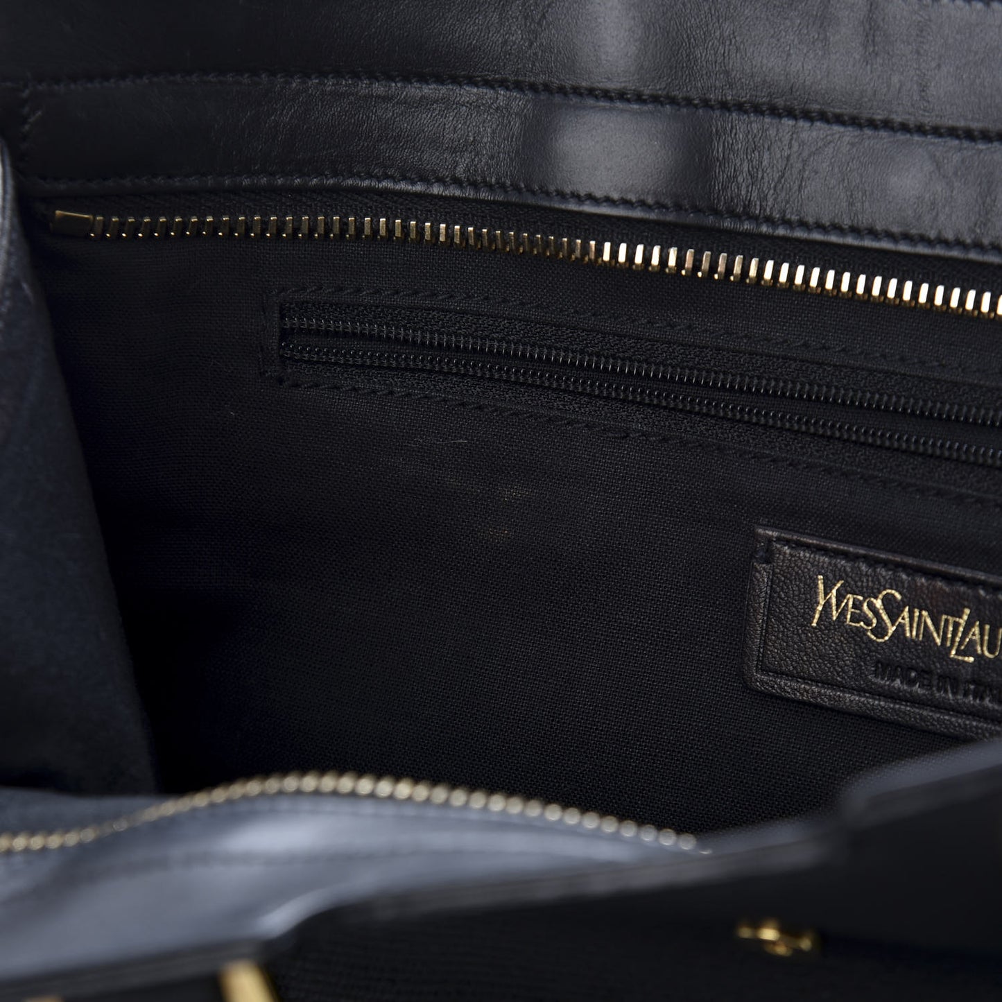 Textured Calfskin Medium Classic Y Cabas Black