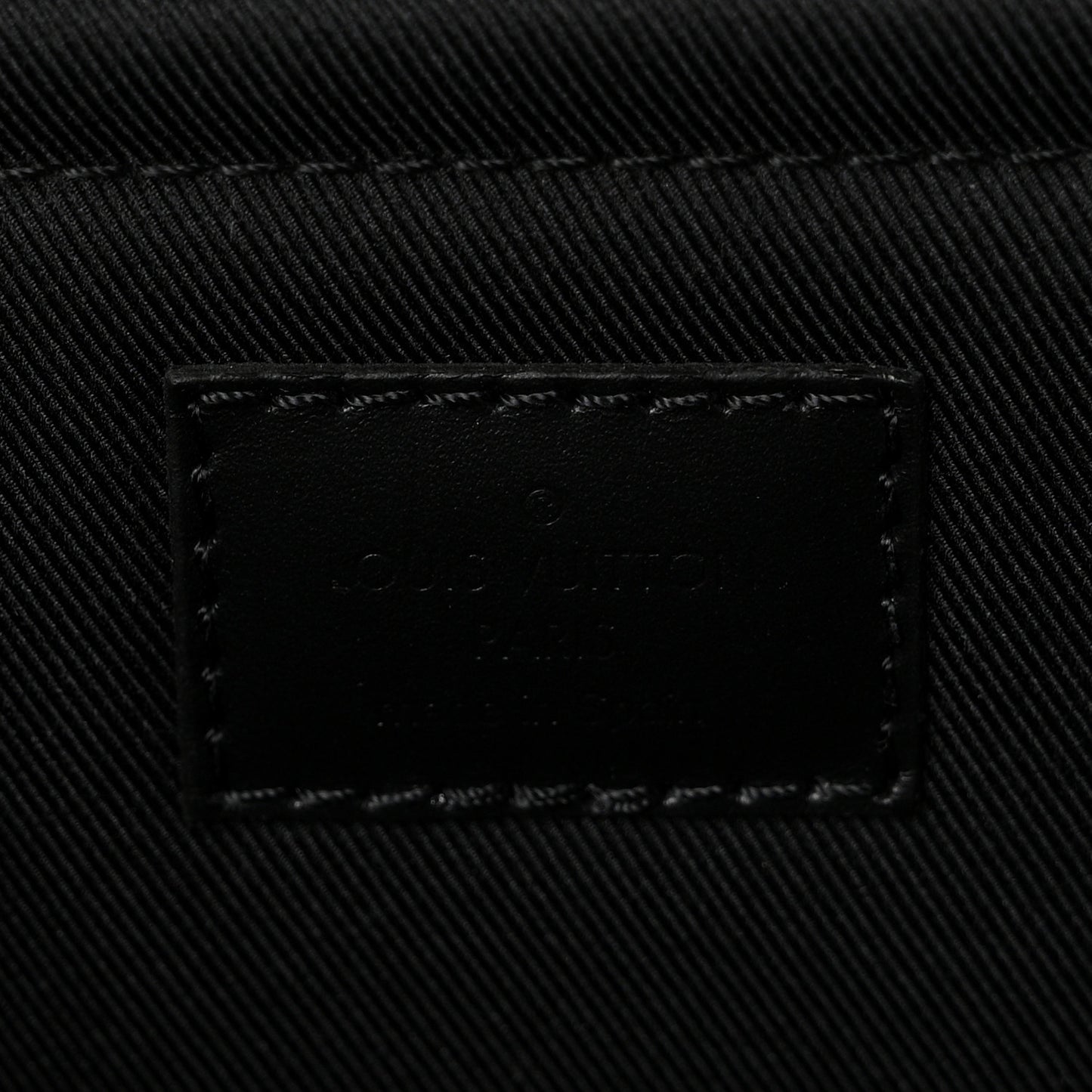 Monogram Macassar Archy Messenger GM