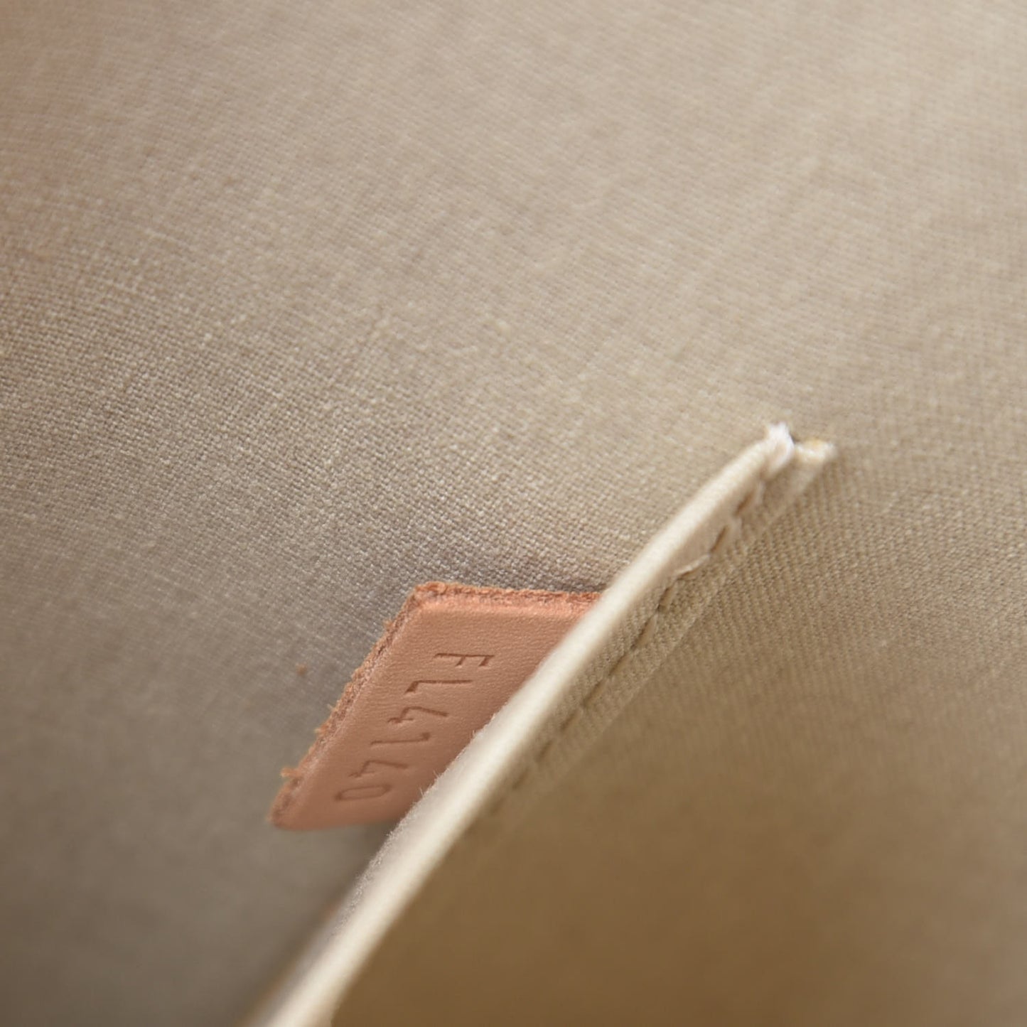 Vernis Alma PM Blanc Corail