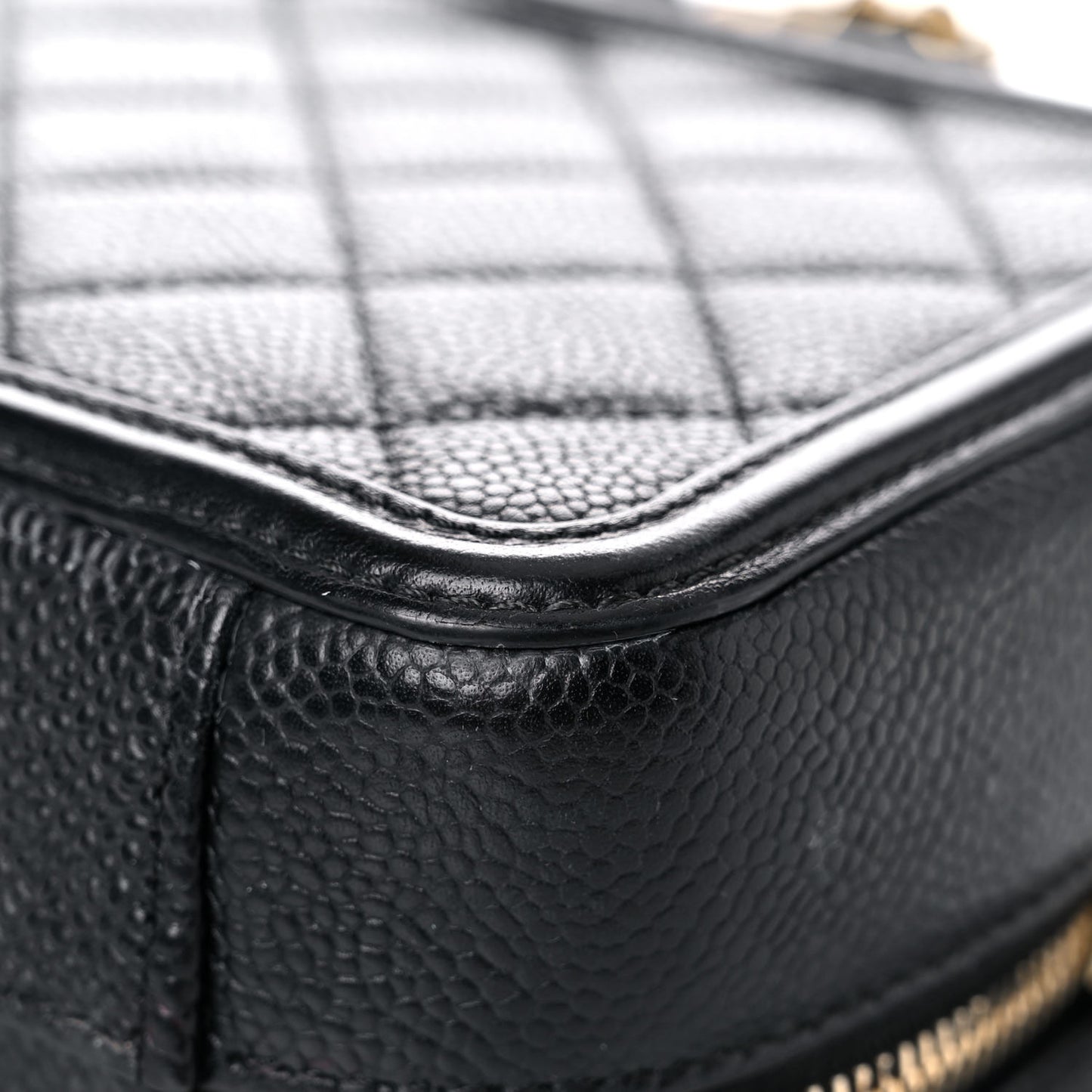 Caviar Quilted Small CC Filigree Vanity Case Black