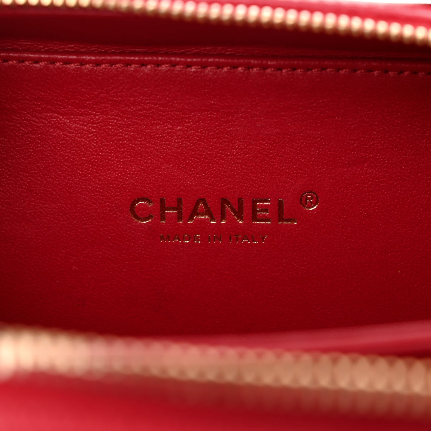 Caviar Quilted Small CC Filigree Vanity Case Red