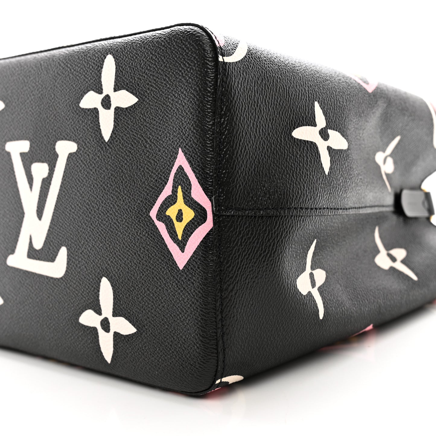 Monogram Giant Wild At Heart Neonoe MM Black