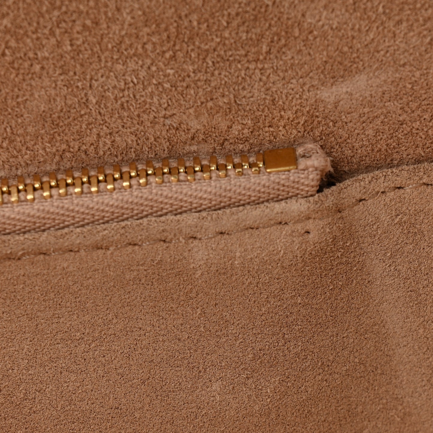 Calfskin Crocodile Embossed Knuckle Flat Clutch Black Gold