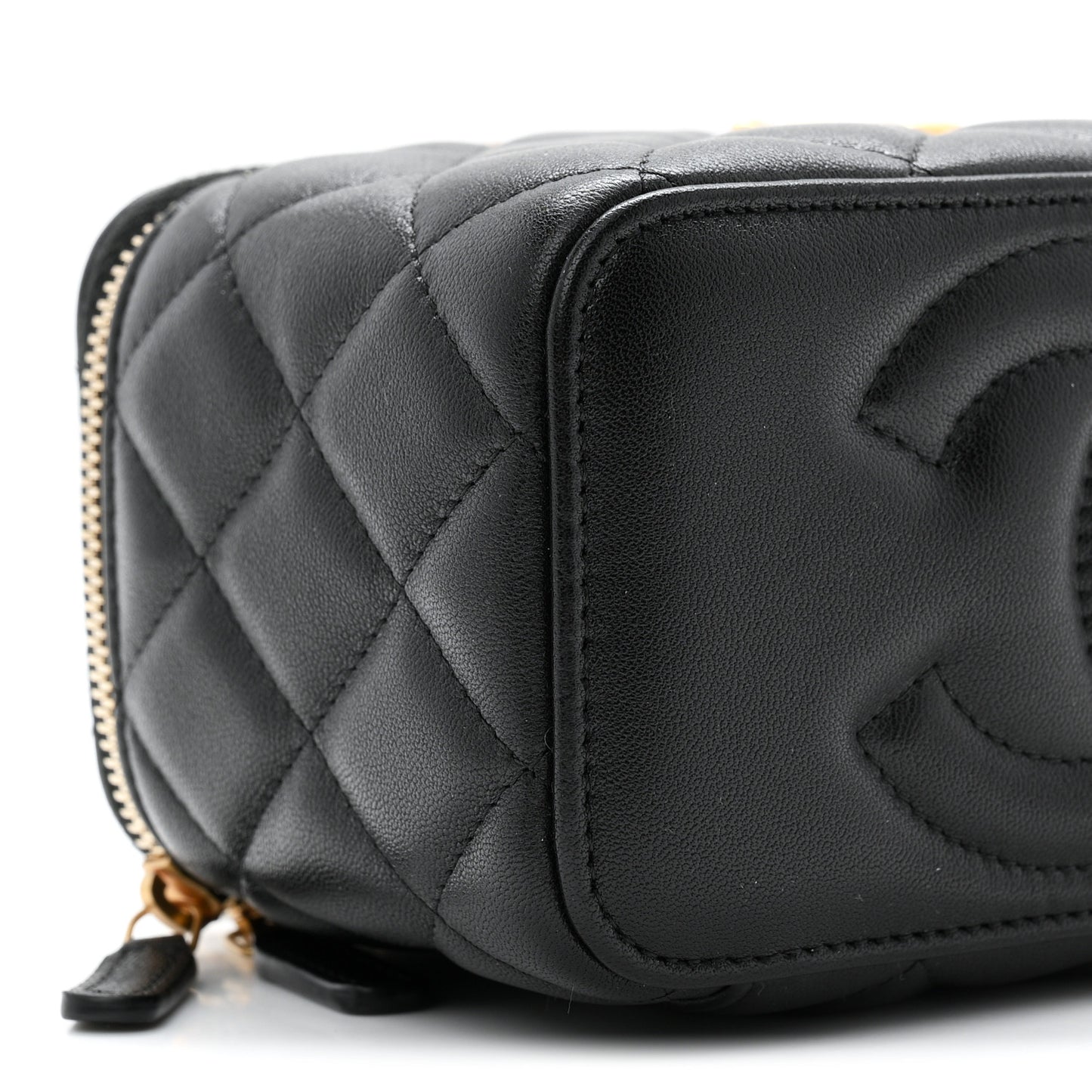 Lambskin Quilted Small Heart Vanity Case With Chain Black