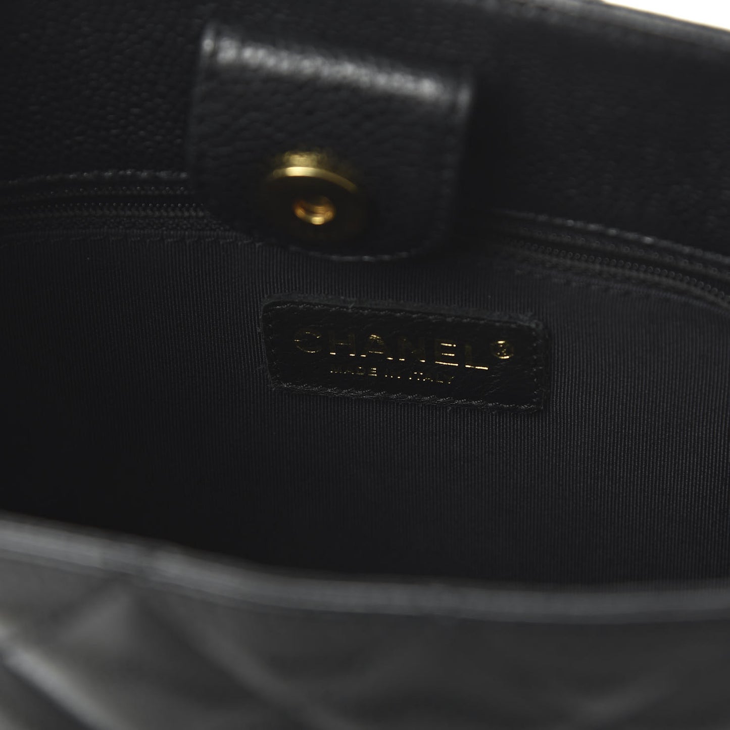 Caviar Quilted Petit Shopping Tote PST Black