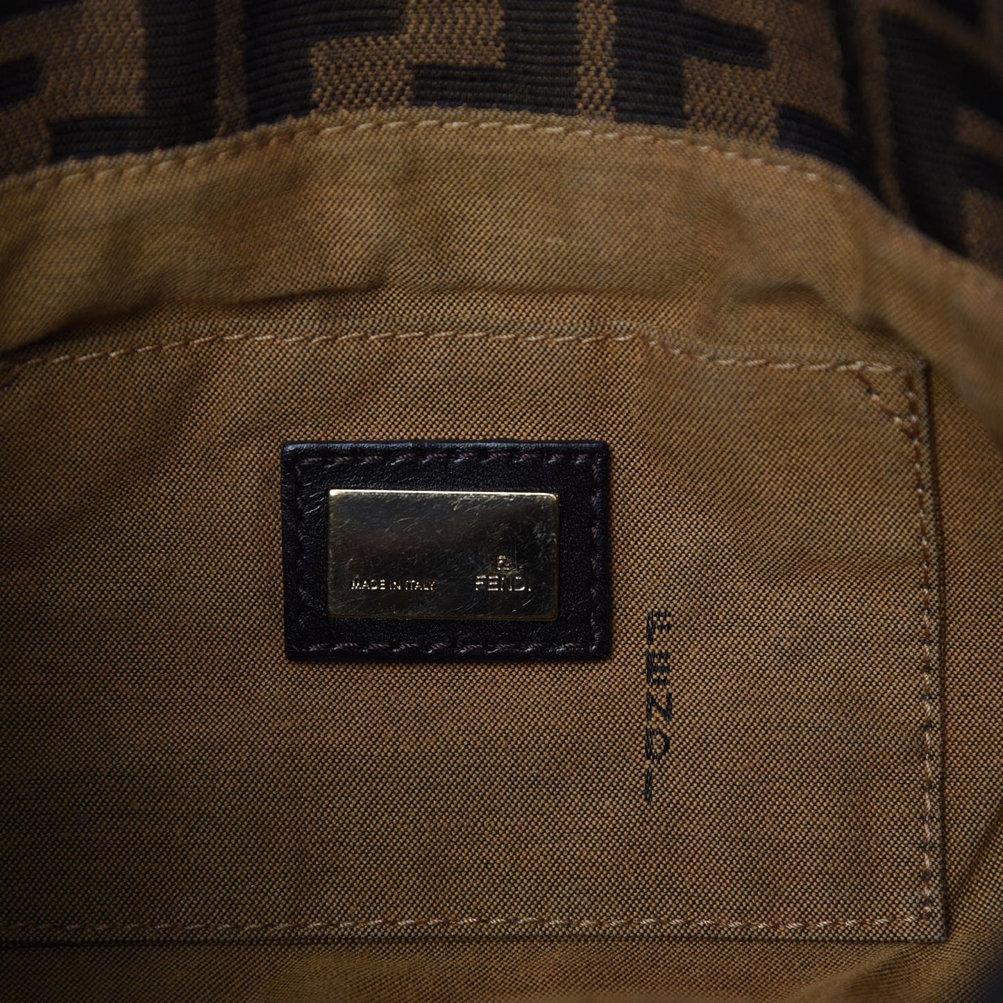 Zucca Small Chef Shoulder Bag Tobacco