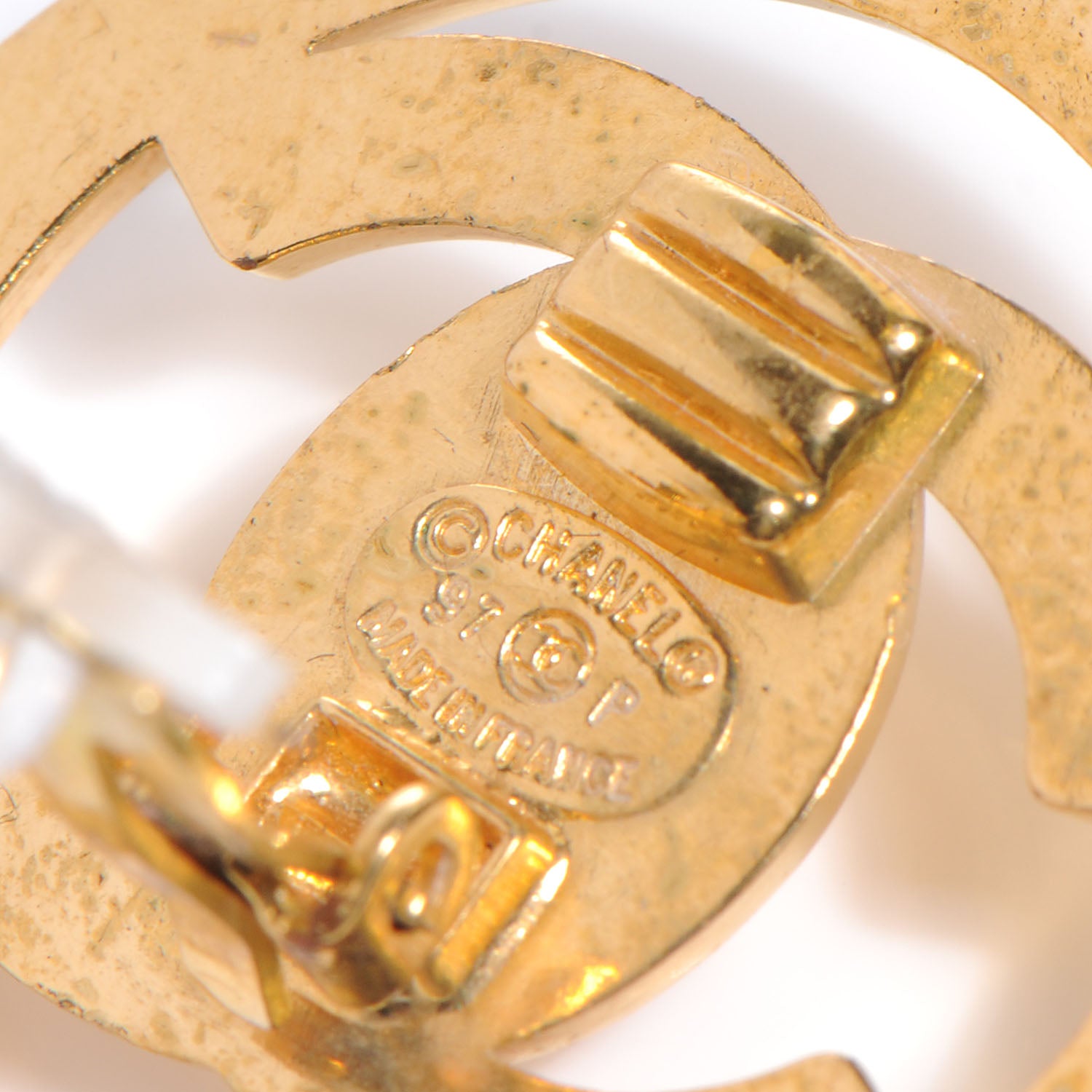 Chanel CC Turnlock Large Clip On Earrings Gold 4 of 5
