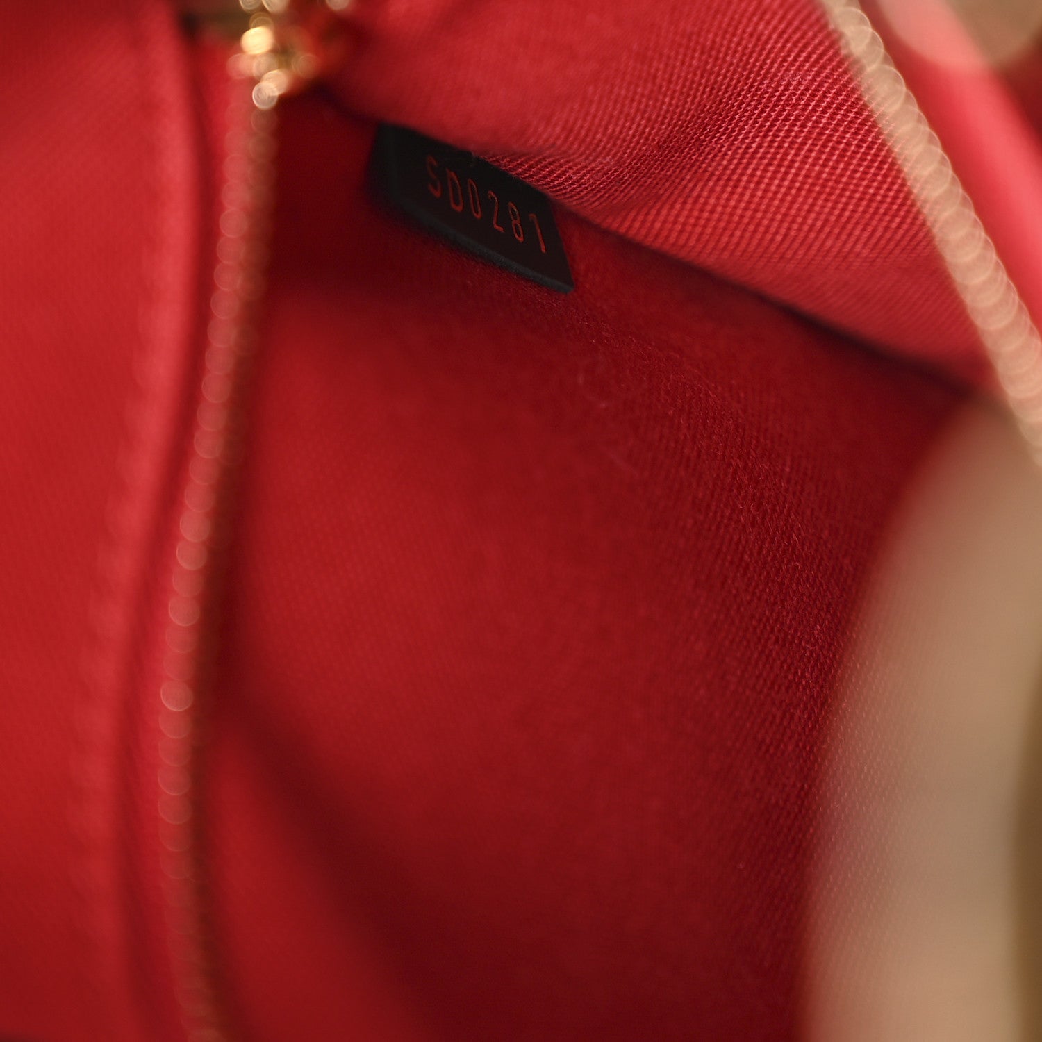 Louis Vuitton Reverse Monogram Giant Onthego MM 7 of 11
