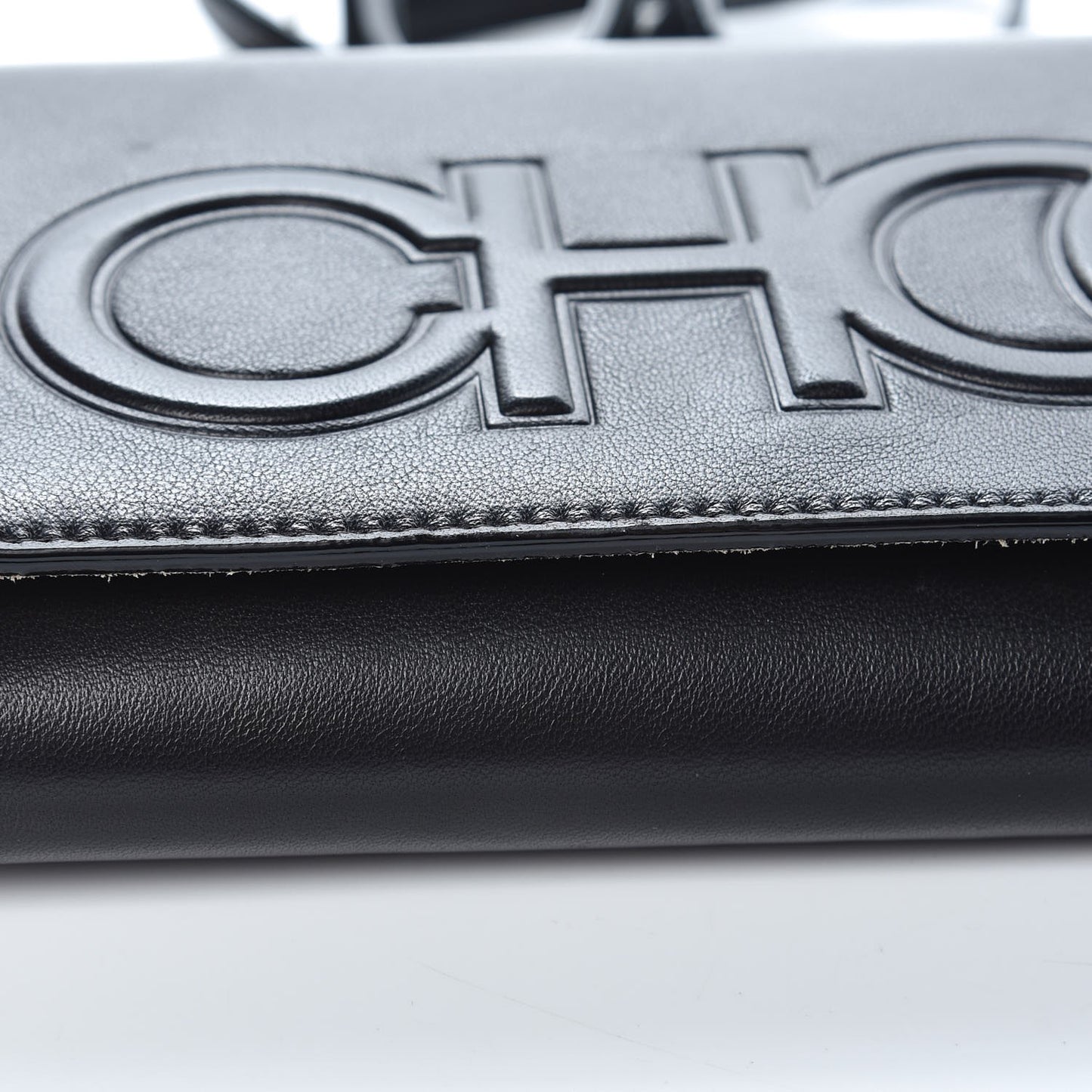 Lambskin Logo Emossed Wallet On Chain Black