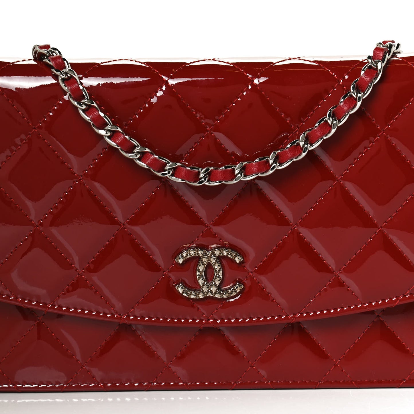 Patent Quilted Brilliant Wallet On Chain WOC Red