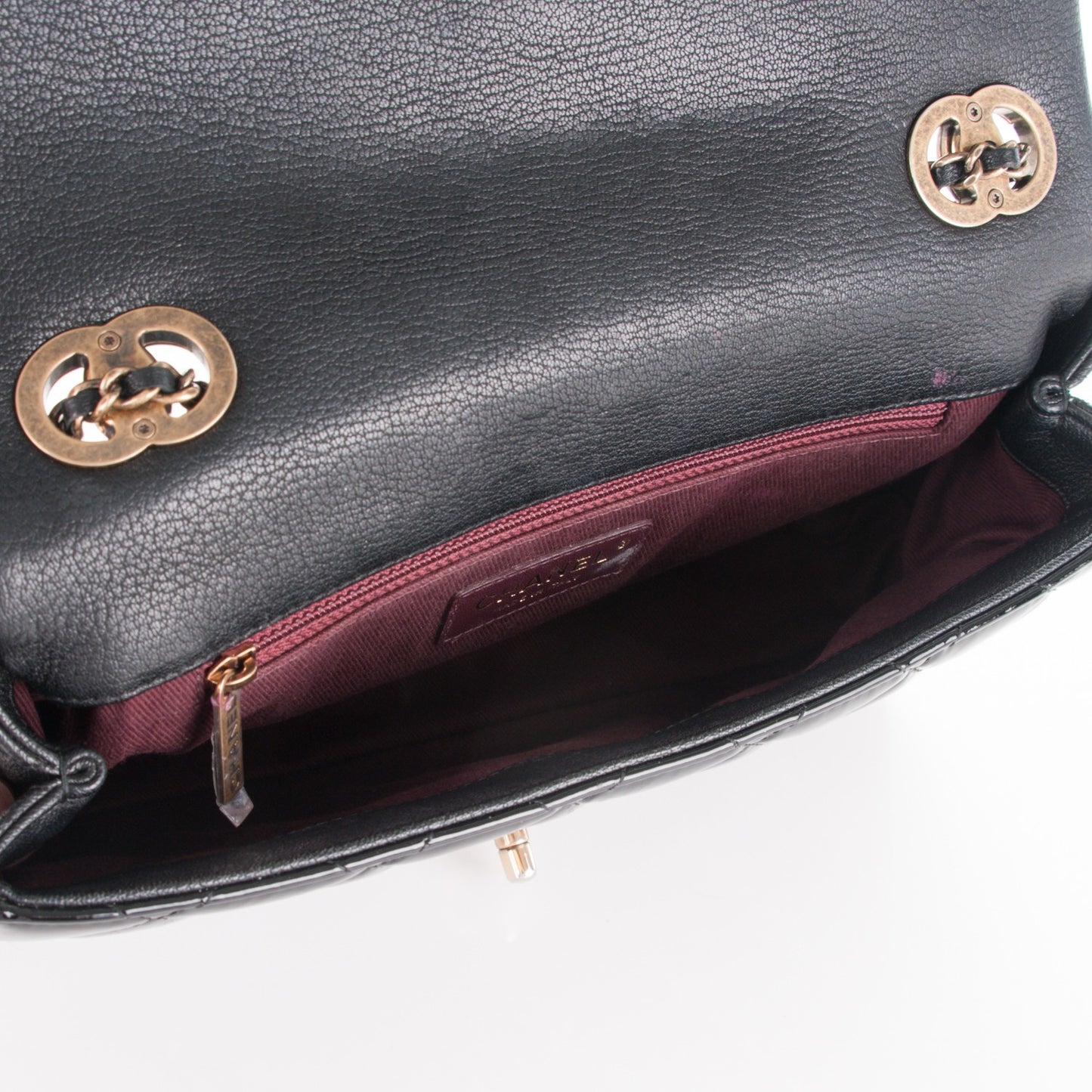 Patent Goatskin Quilted Medium CC Eyelet Flap Black