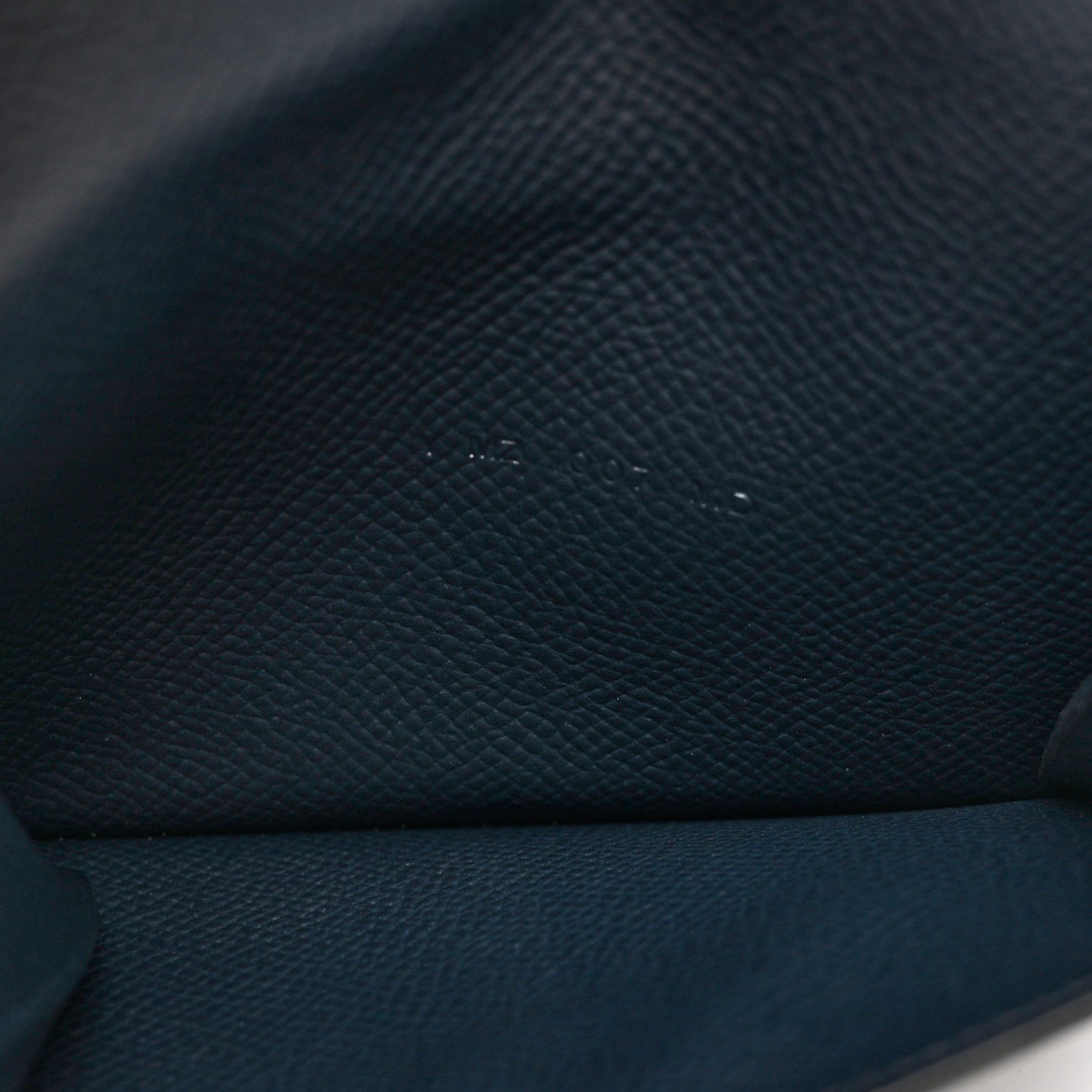 Epsom Kelly Pocket Compact Wallet Bleu Indigo