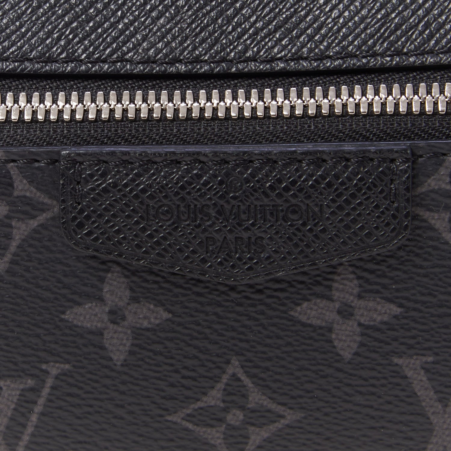 Louis Vuitton Taiga Monogram Outdoor Bumbag Black 8 of 9
