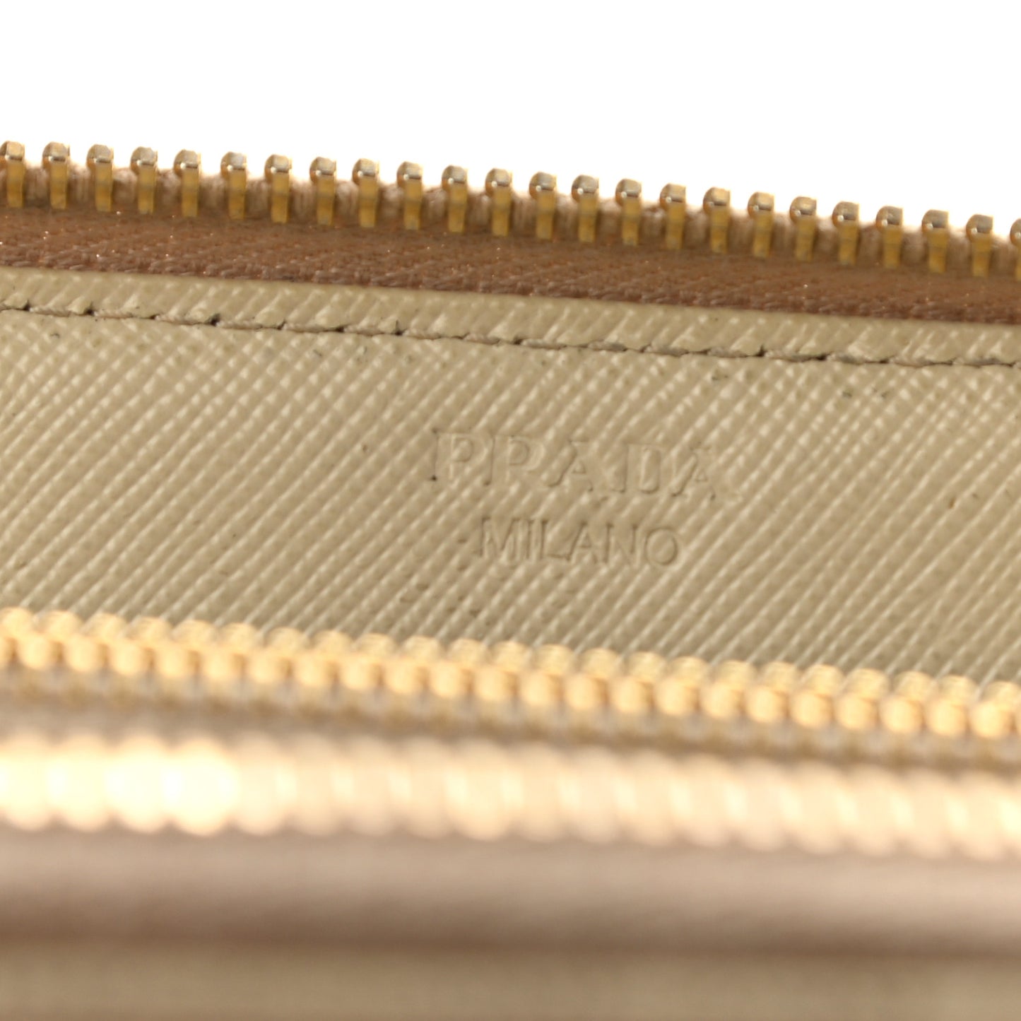 Saffiano Metal Zip Around Wallet Cammeo
