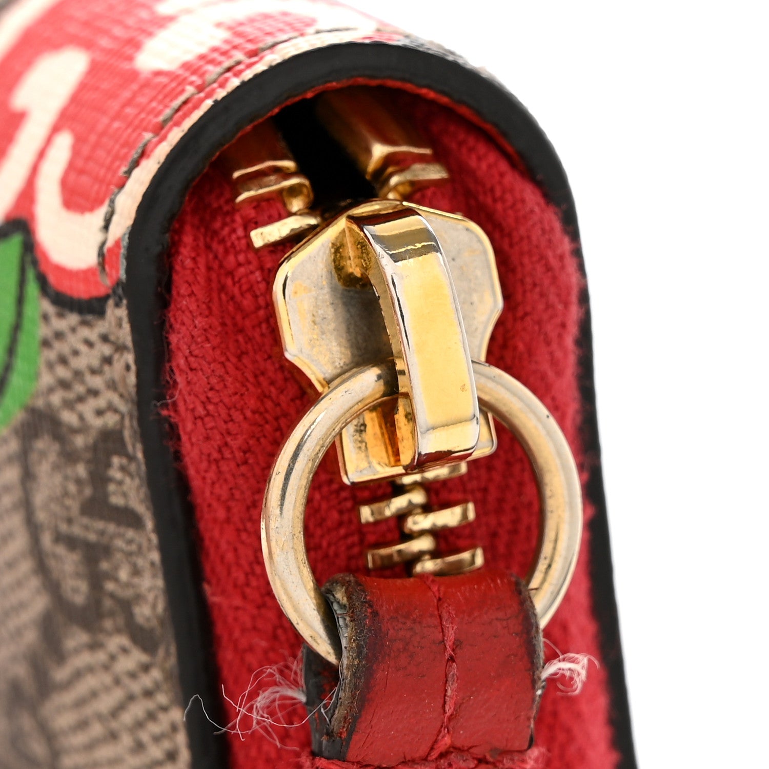 GUCCI アップル　二つ折り財布　レポム　りんご グッチから“アップル＆ハート”モチーフの新作「グッチ レ ポム」バッグ