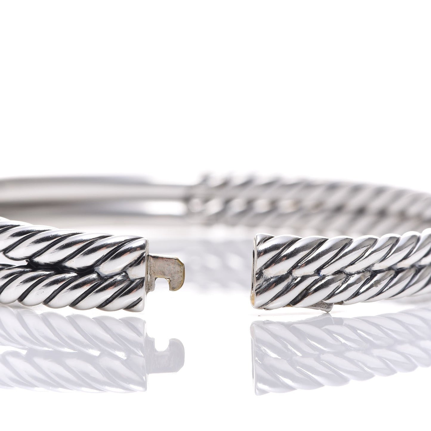Sterling Silver Single Loop Labyrinth Bracelet